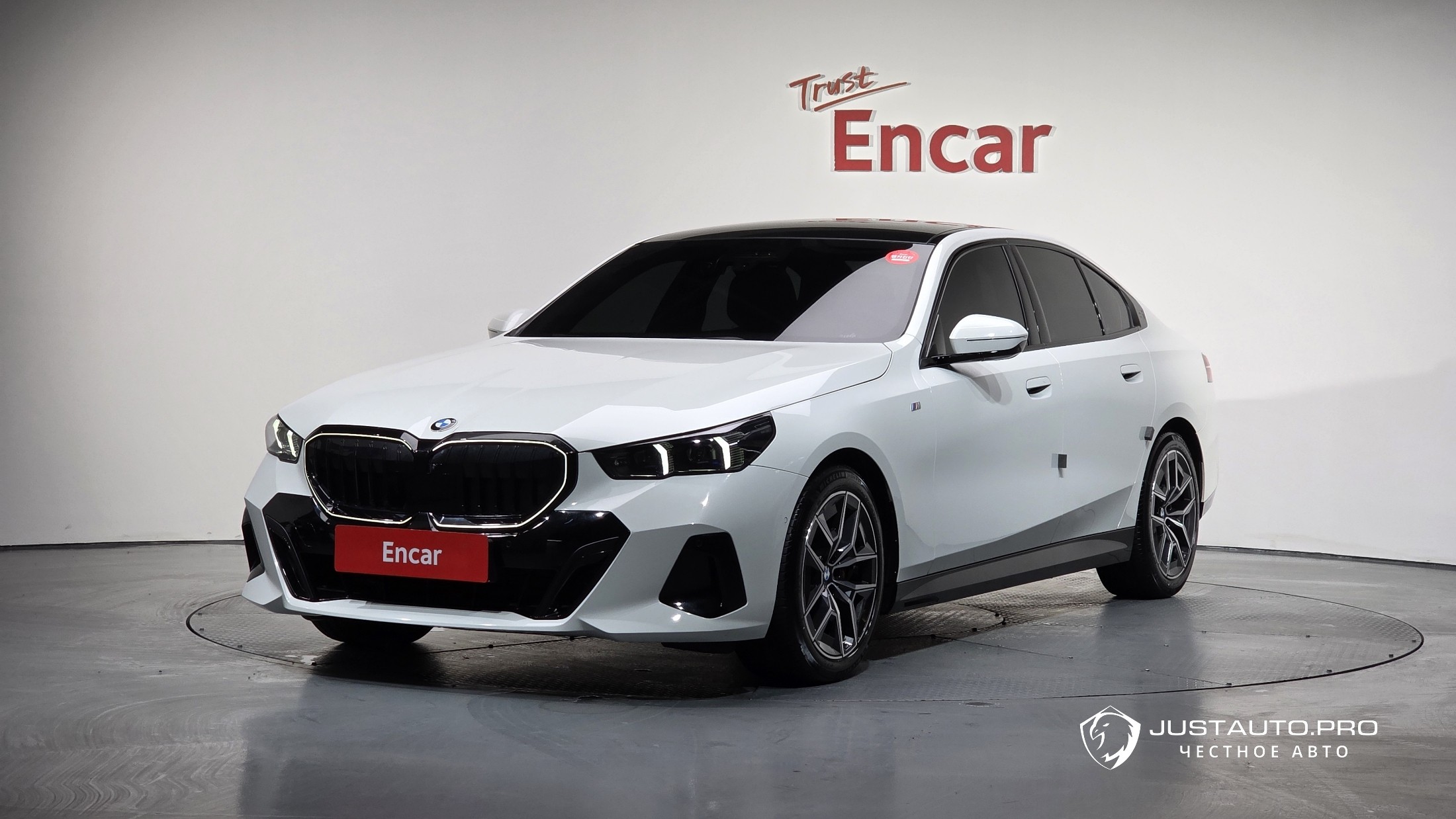 Автомобиль BMW 5-Series