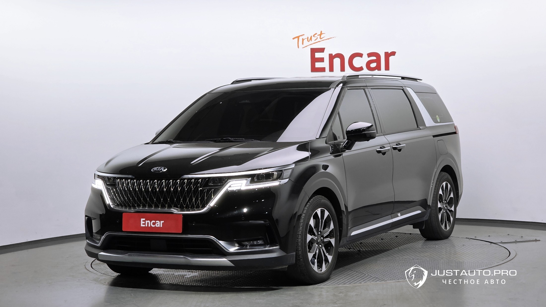 Автомобиль Kia Canival