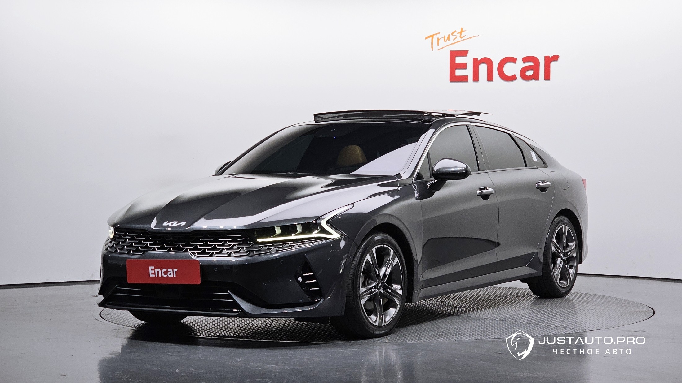 Автомобиль Kia K5