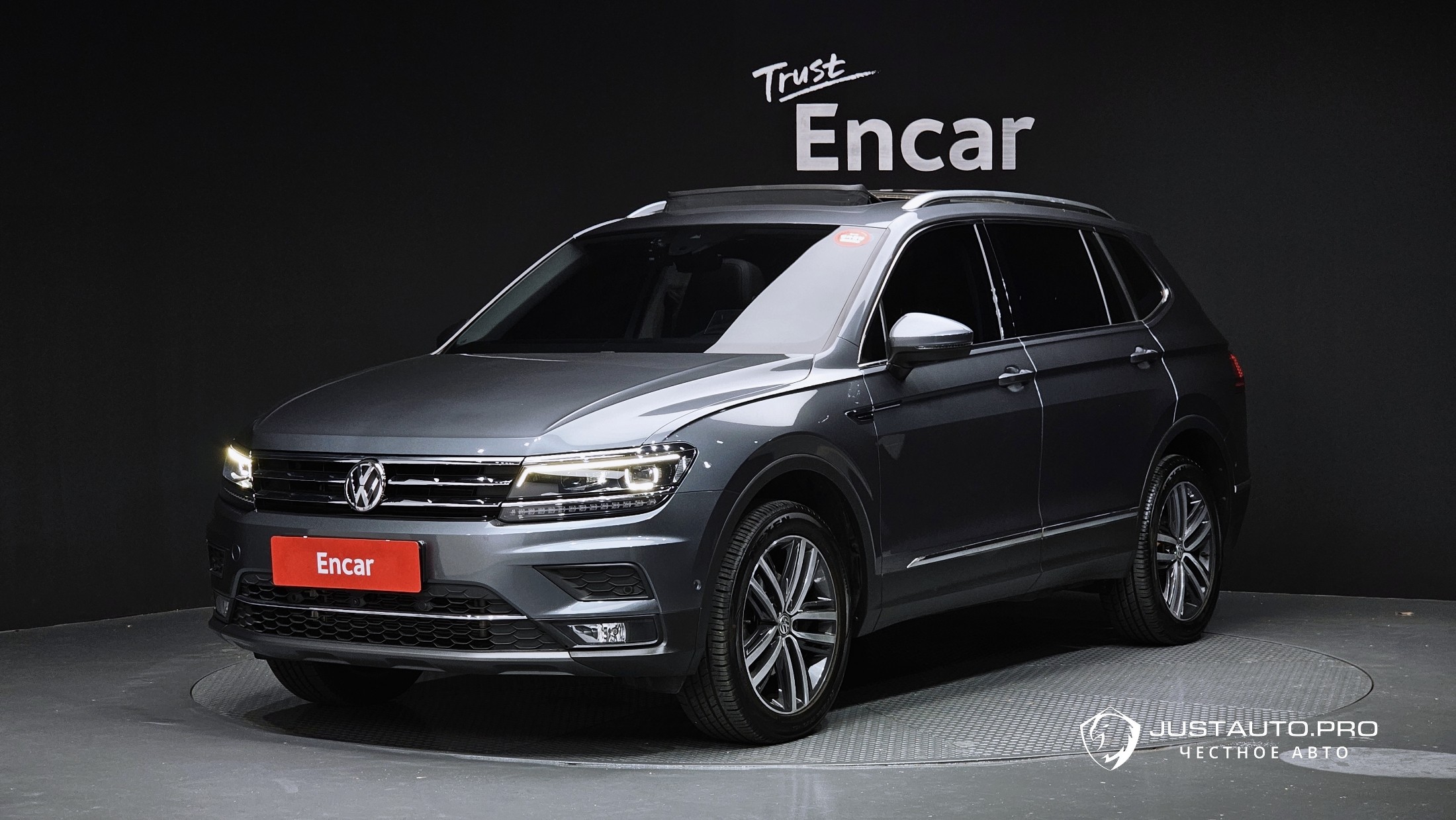 Автомобиль Volkswagen Tiguan