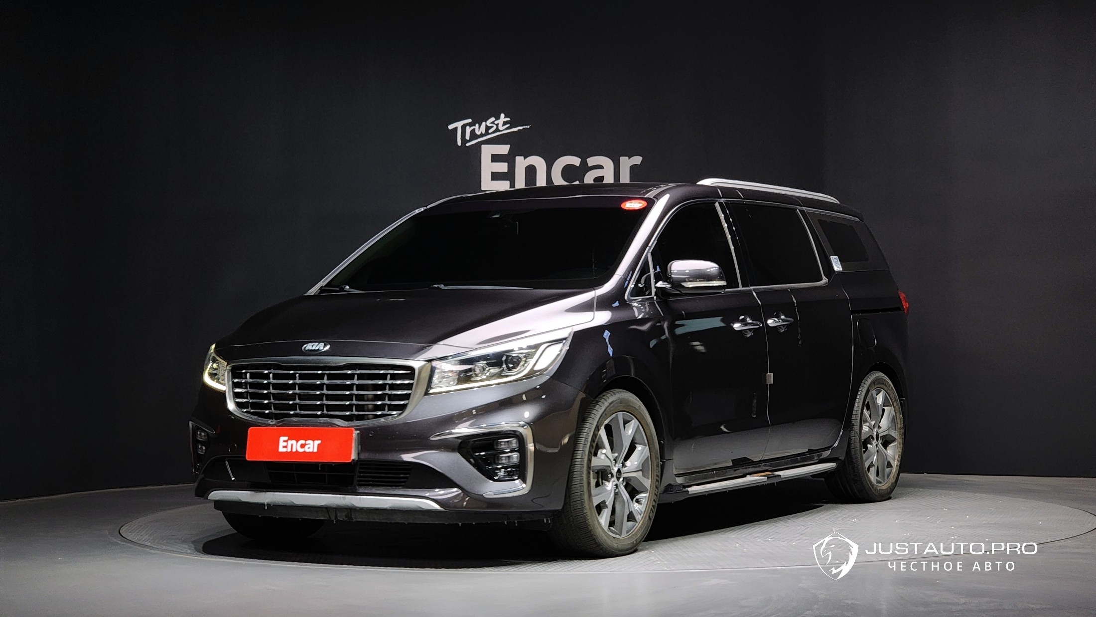 Автомобиль Kia Canival