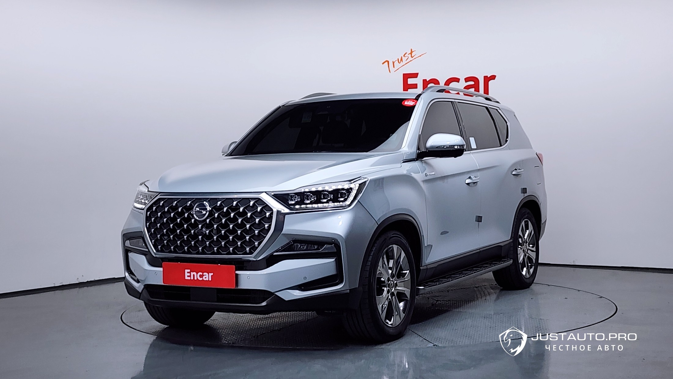 Автомобиль KG_Mobility_Ssangyong Rexton