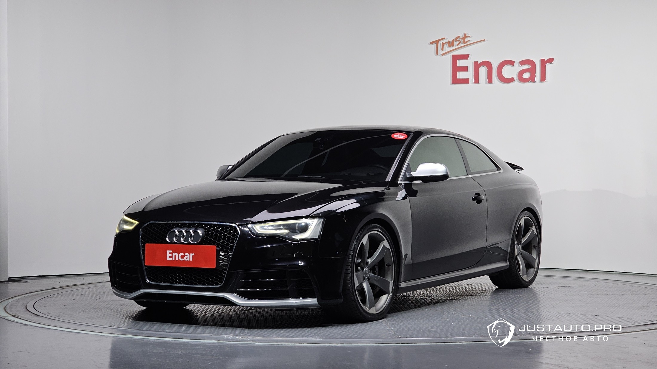Автомобиль Audi RS5