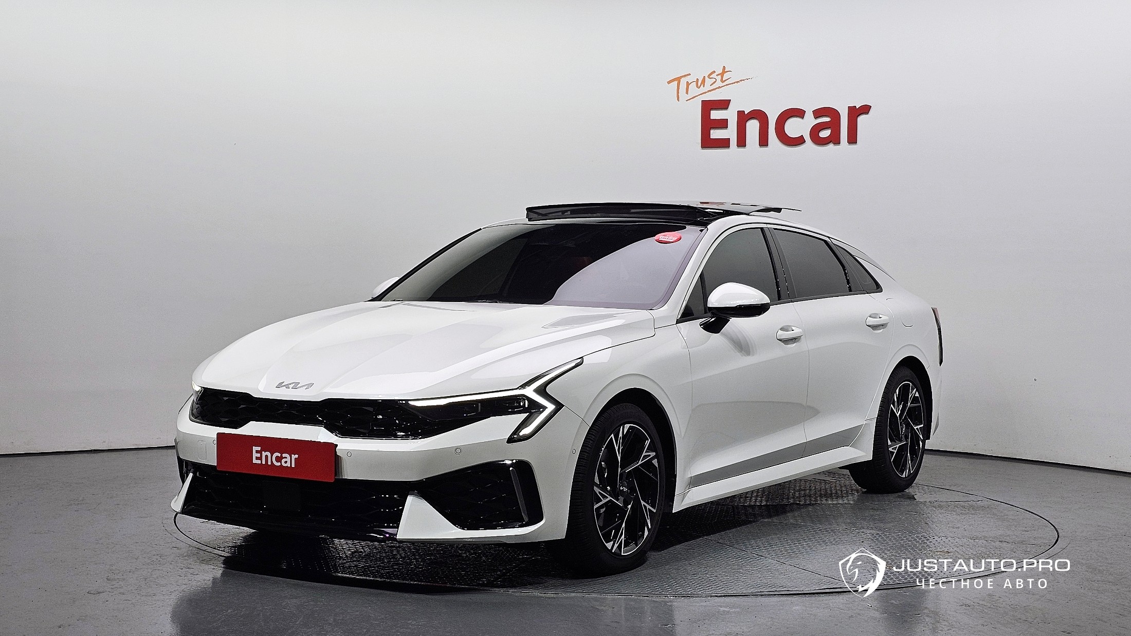 Автомобиль Kia K5