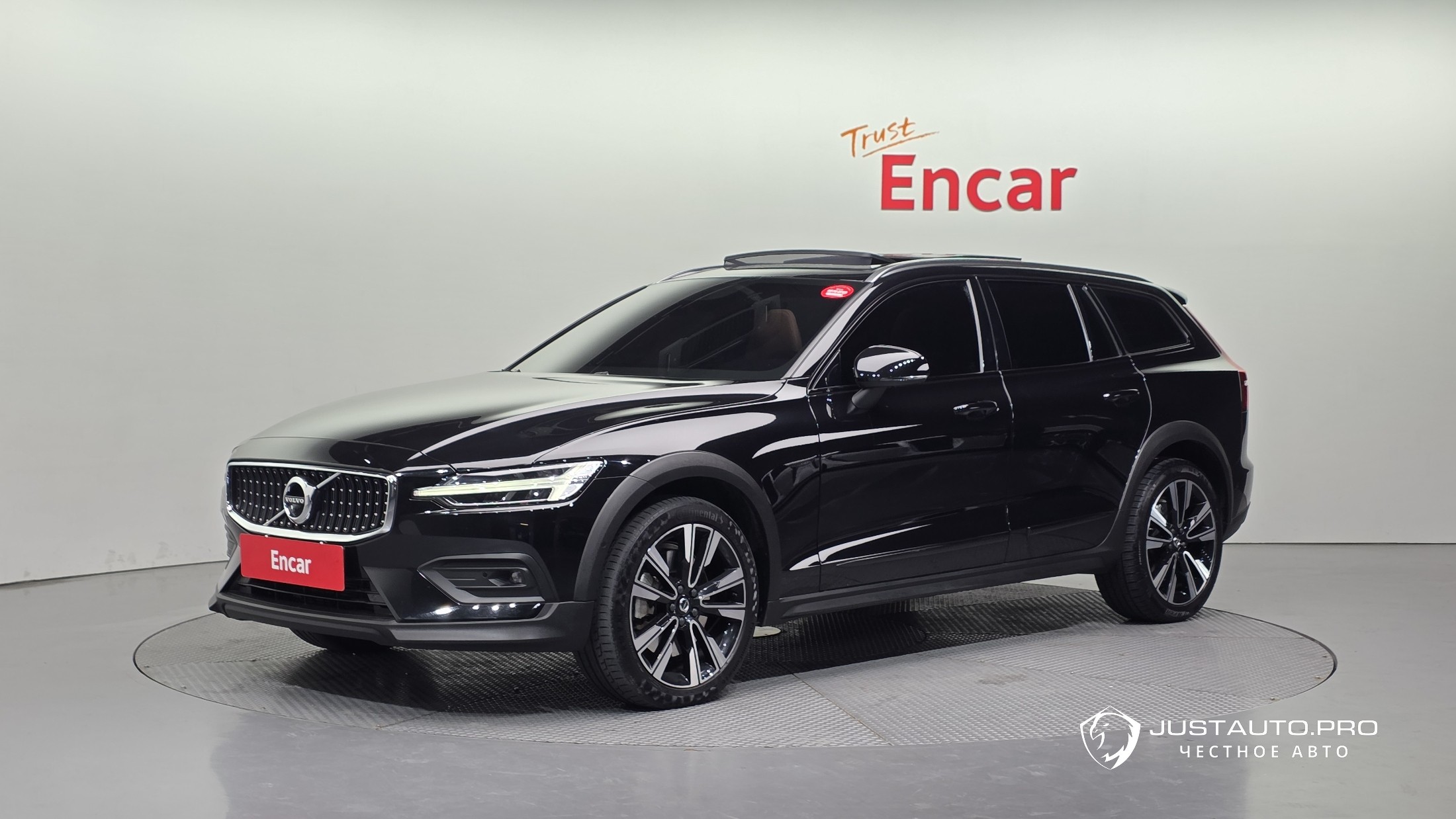 Автомобиль Volvo V60