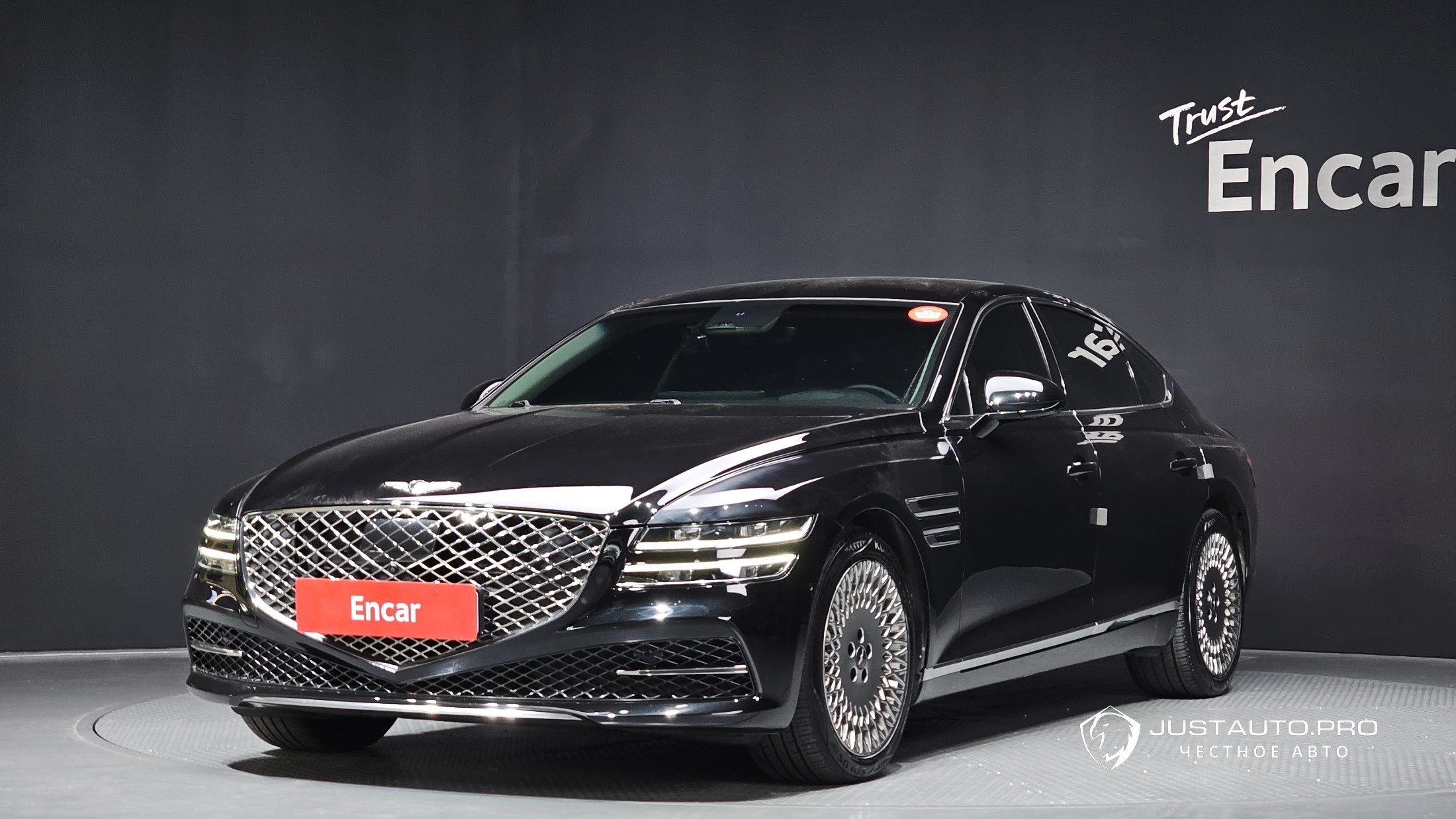 Автомобиль Genesis G80