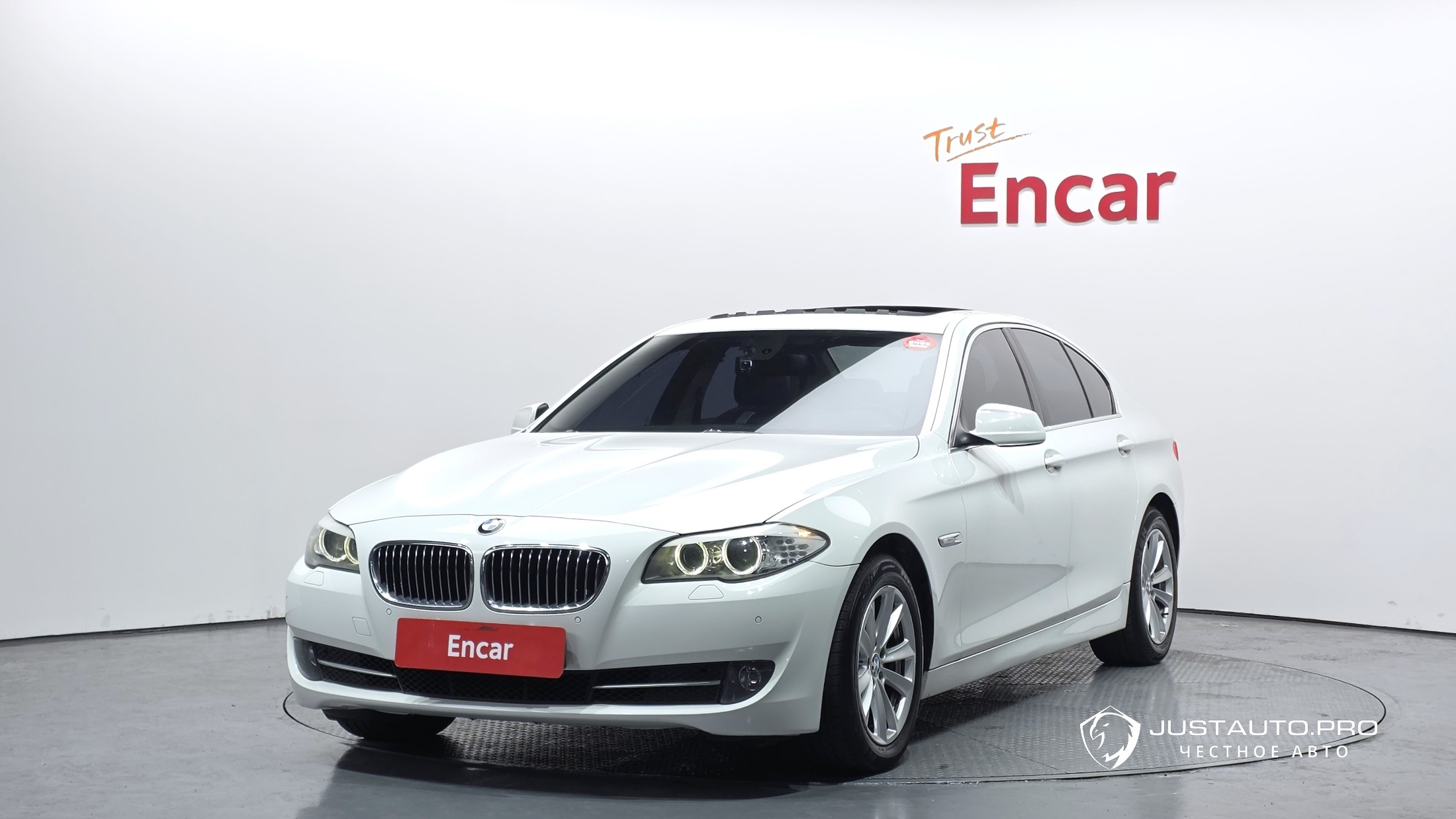 Автомобиль BMW 5-Series