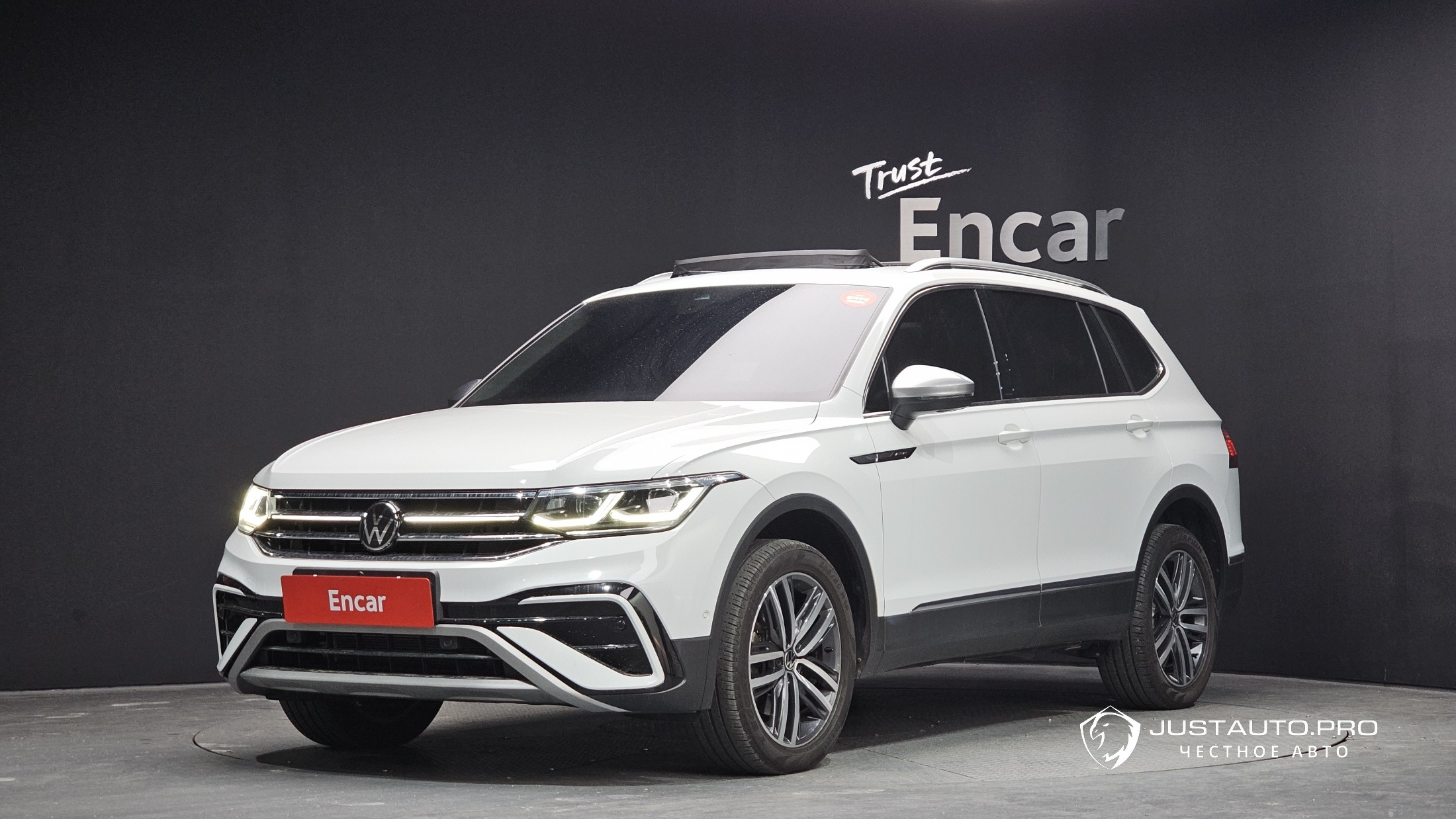 Автомобиль Volkswagen Tiguan