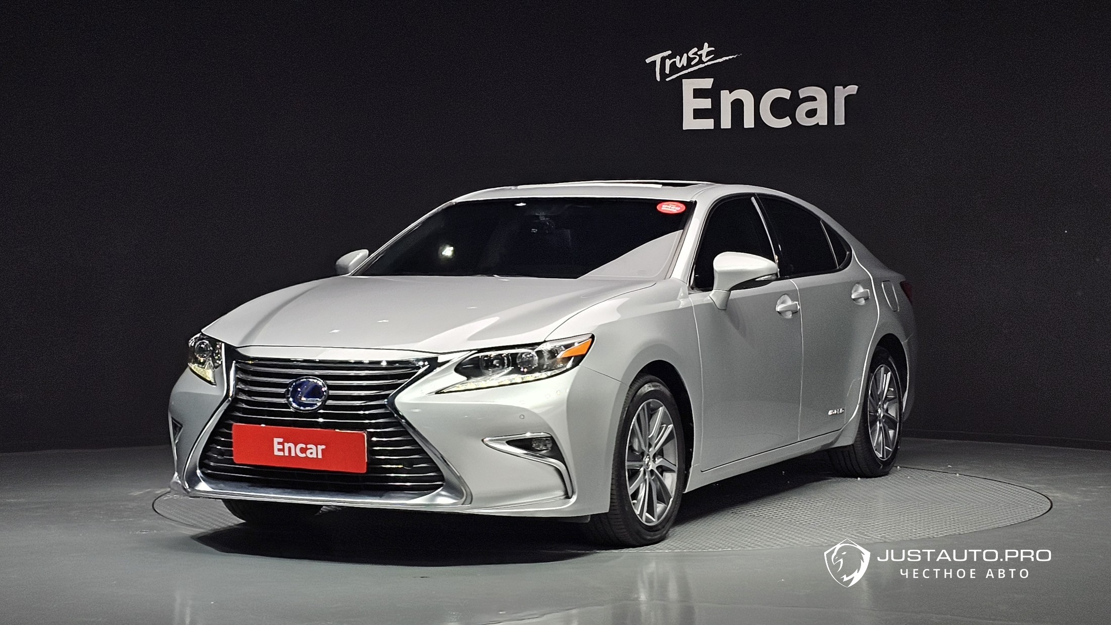 Автомобиль Lexus ES