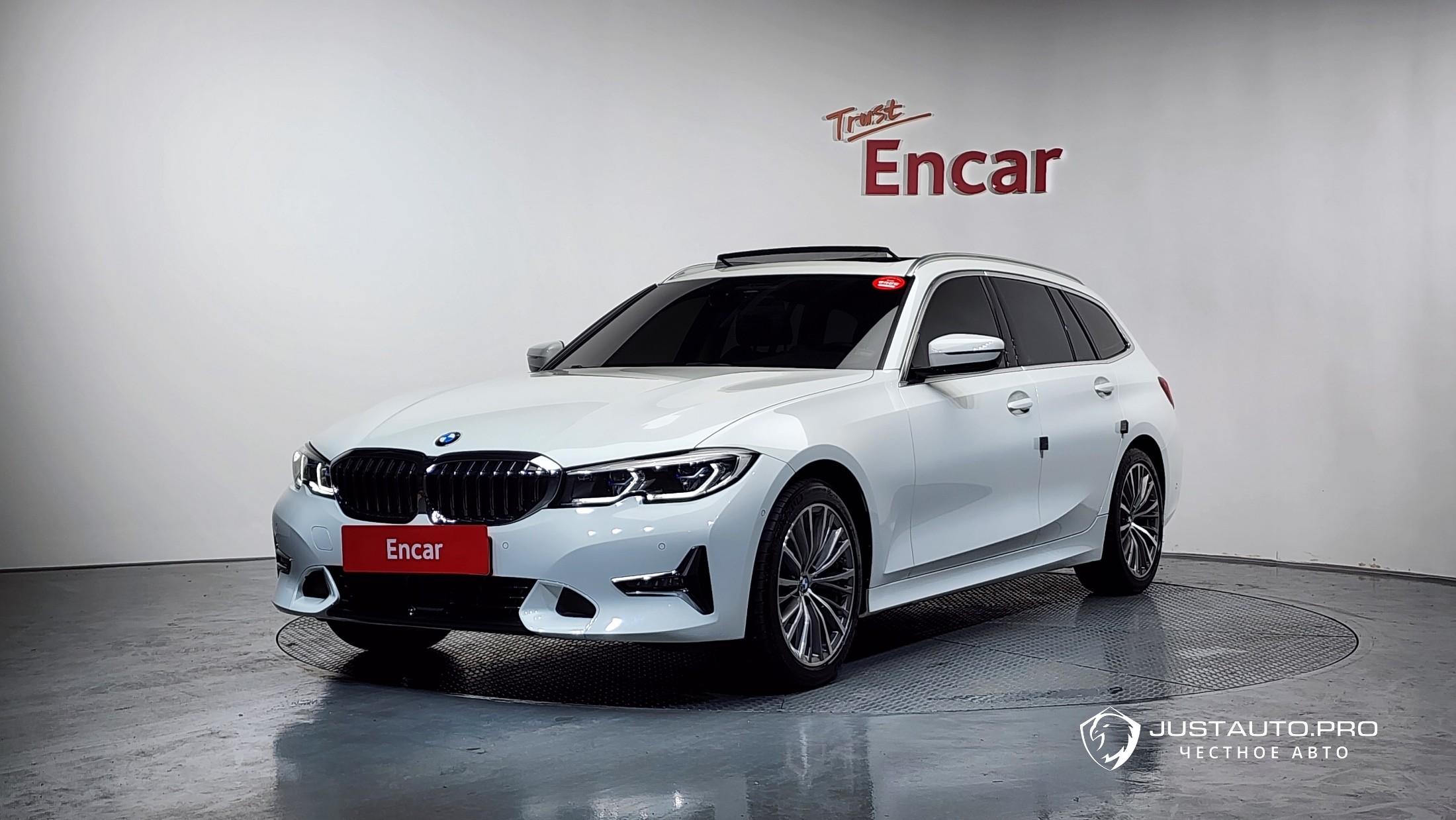 Автомобиль BMW 3-Series