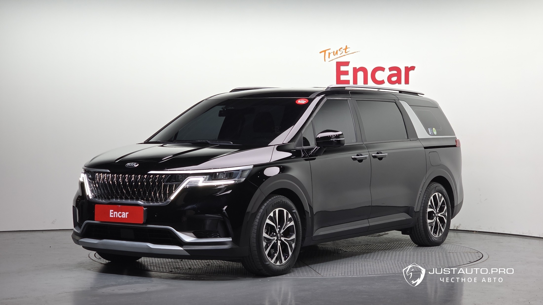 Автомобиль Kia Canival