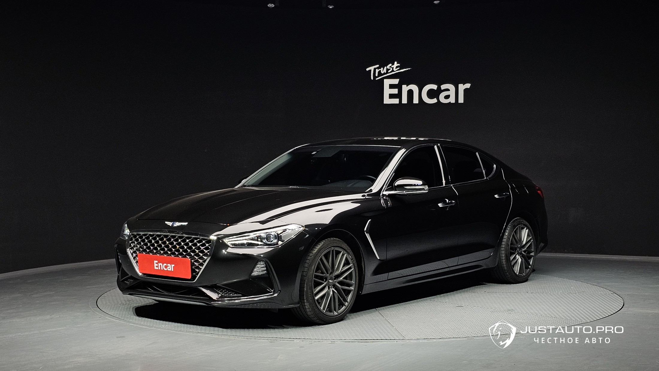 Автомобиль Genesis G70