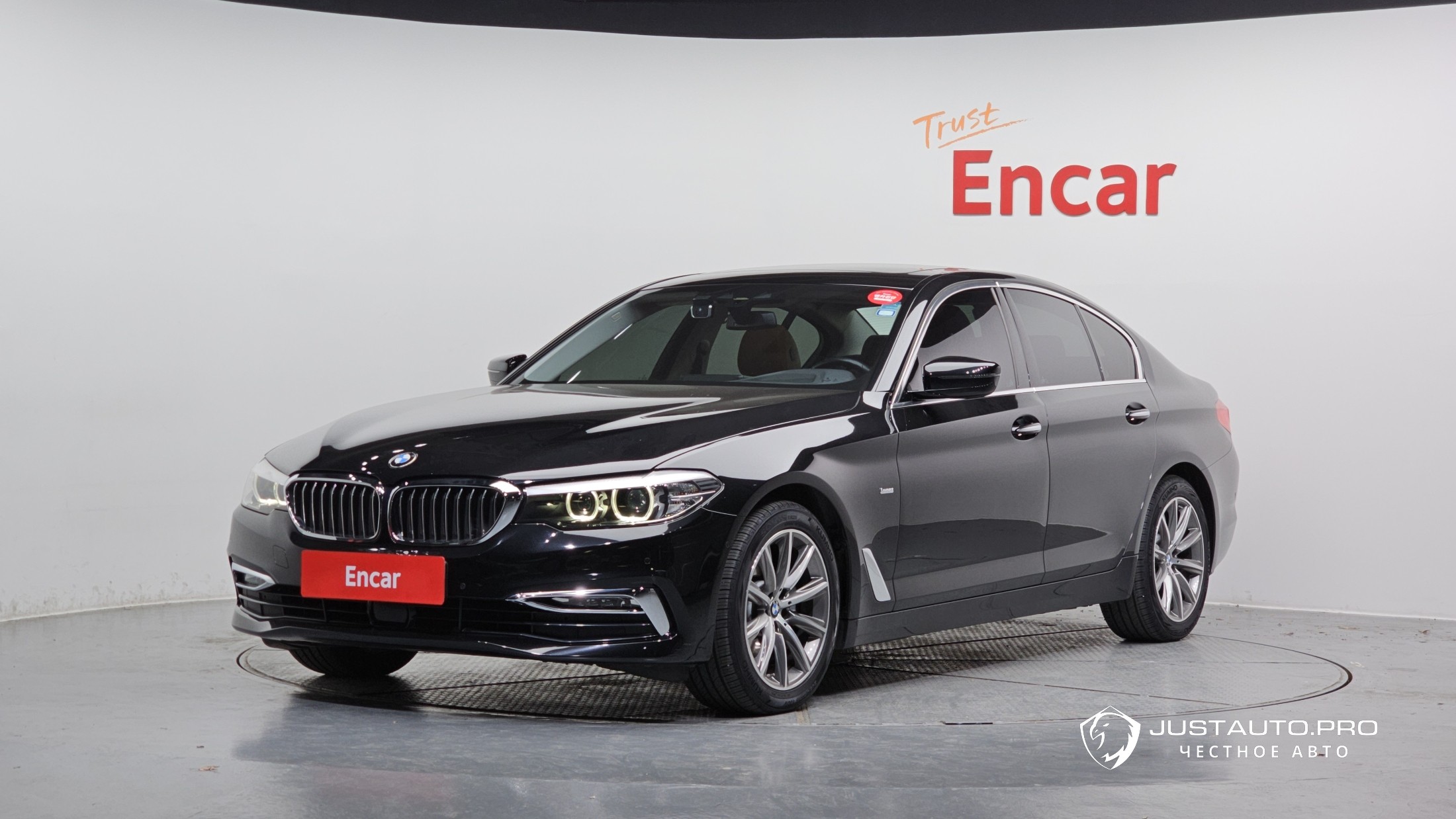 Автомобиль BMW 5-Series