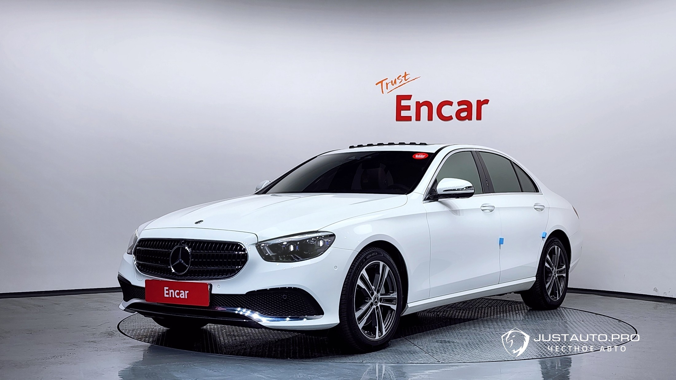 Автомобиль Mercedes-Benz E-Class