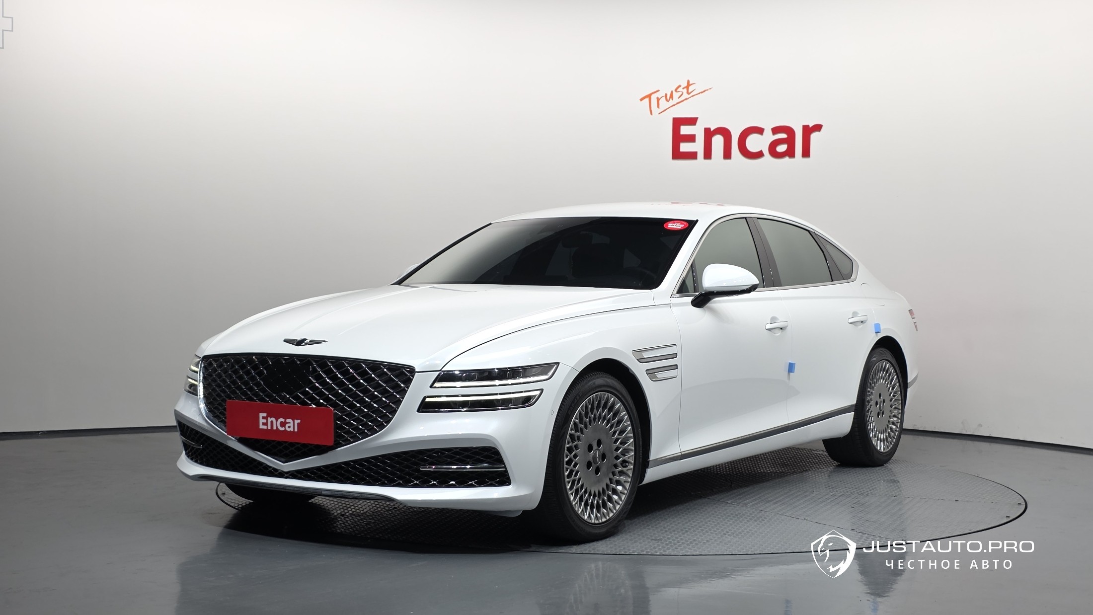 Автомобиль Genesis G80