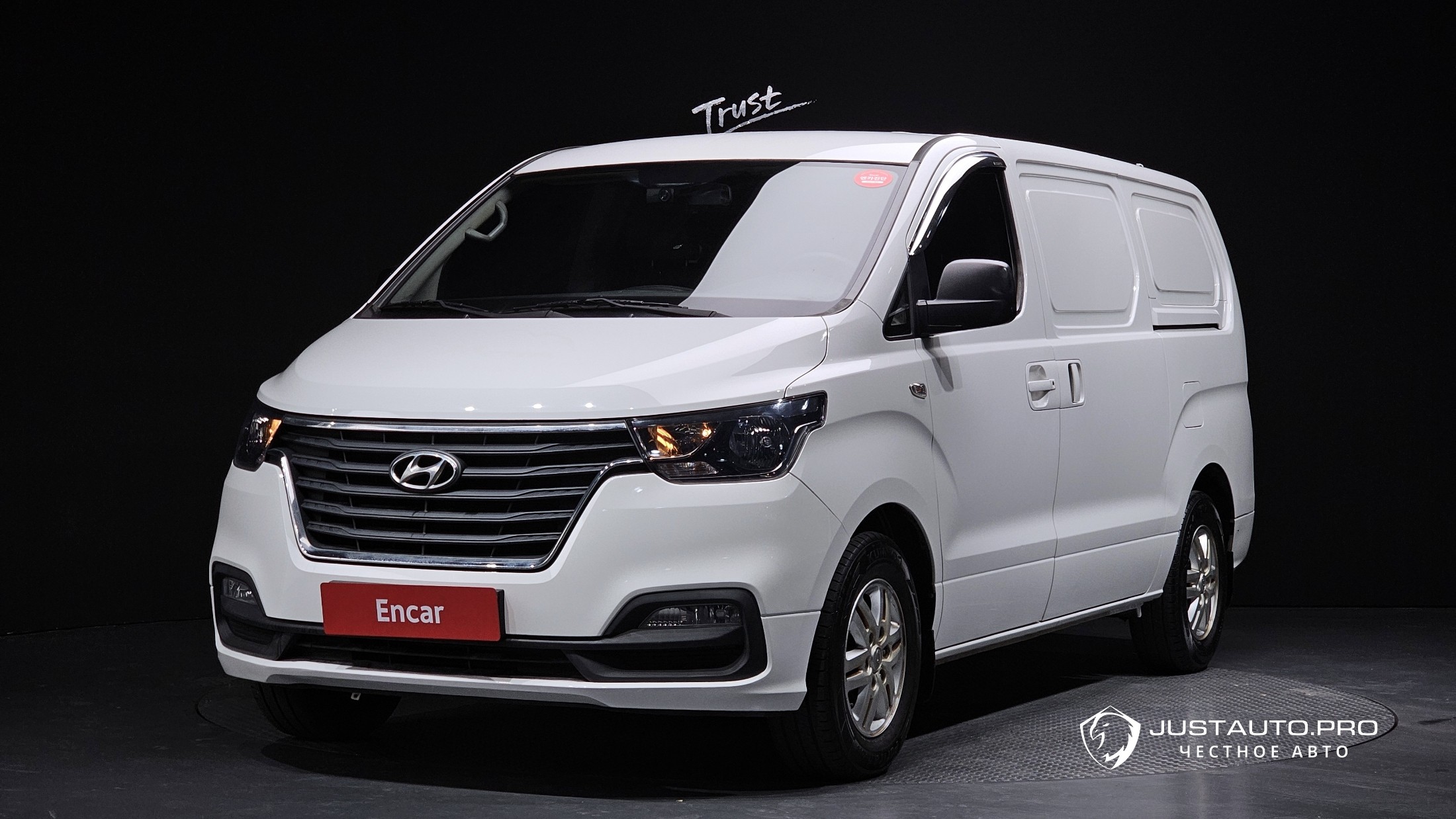 Автомобиль Hyundai Starex