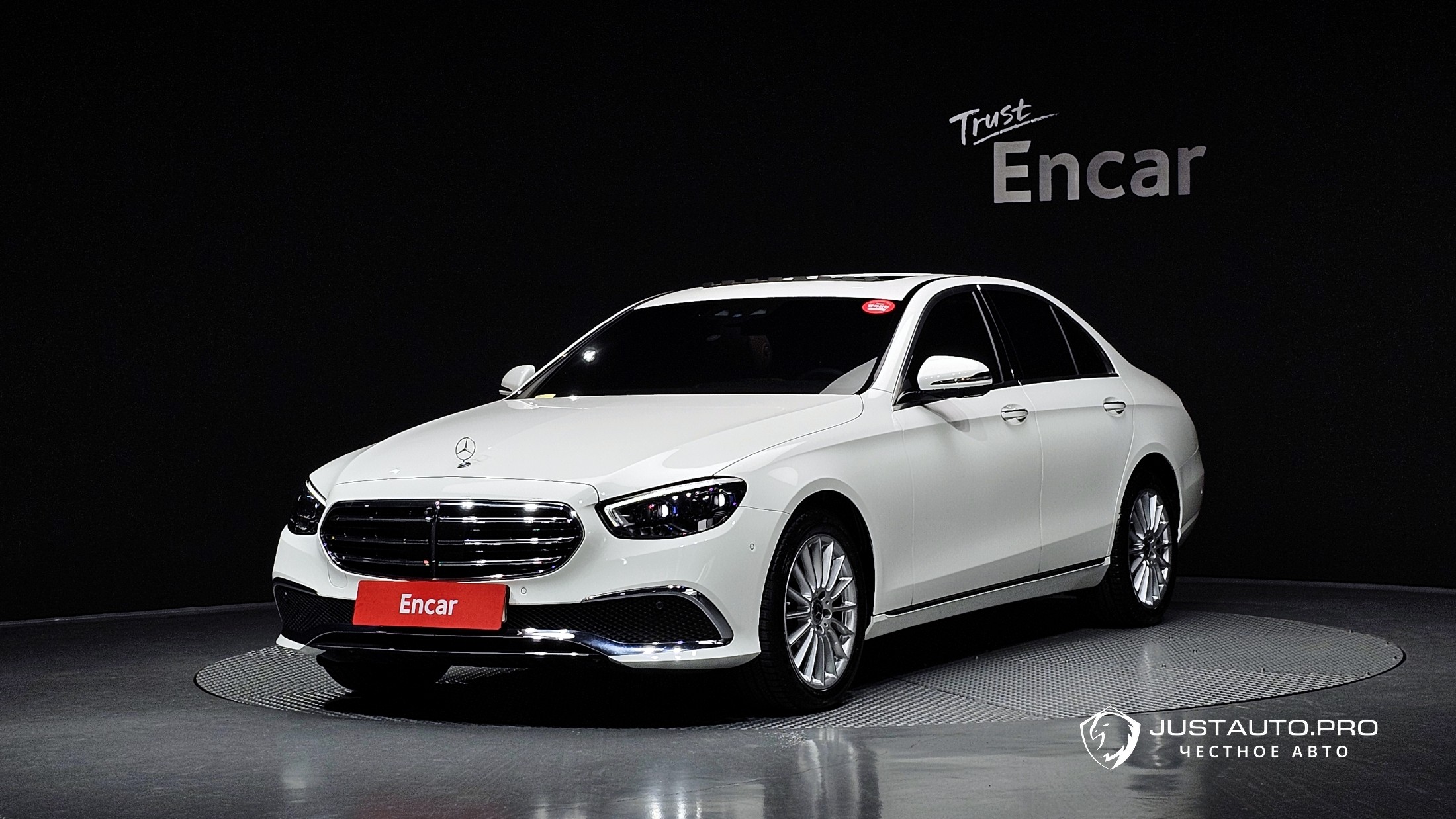 Автомобиль Mercedes-Benz E-Class