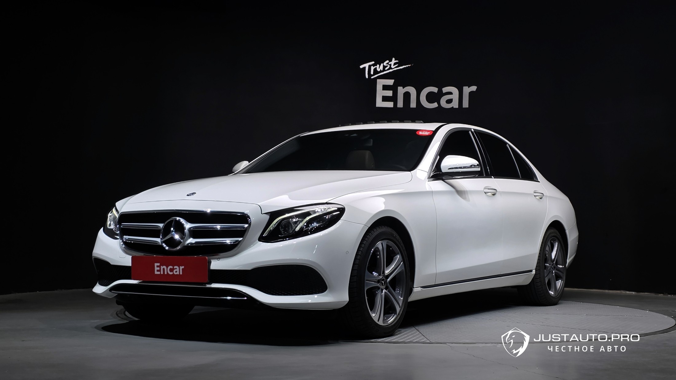 Автомобиль Mercedes-Benz E-Class