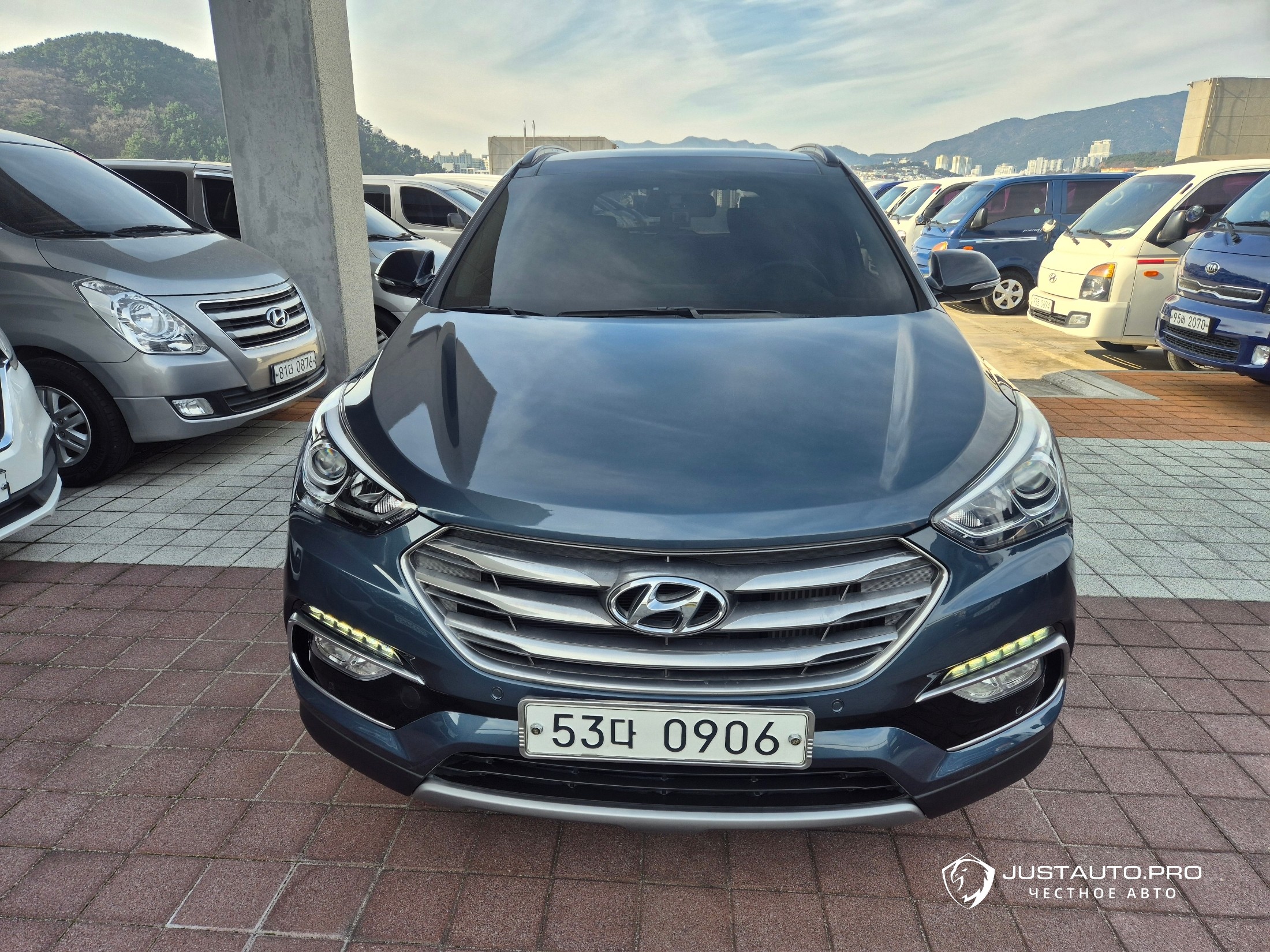Автомобиль Hyundai Santafe