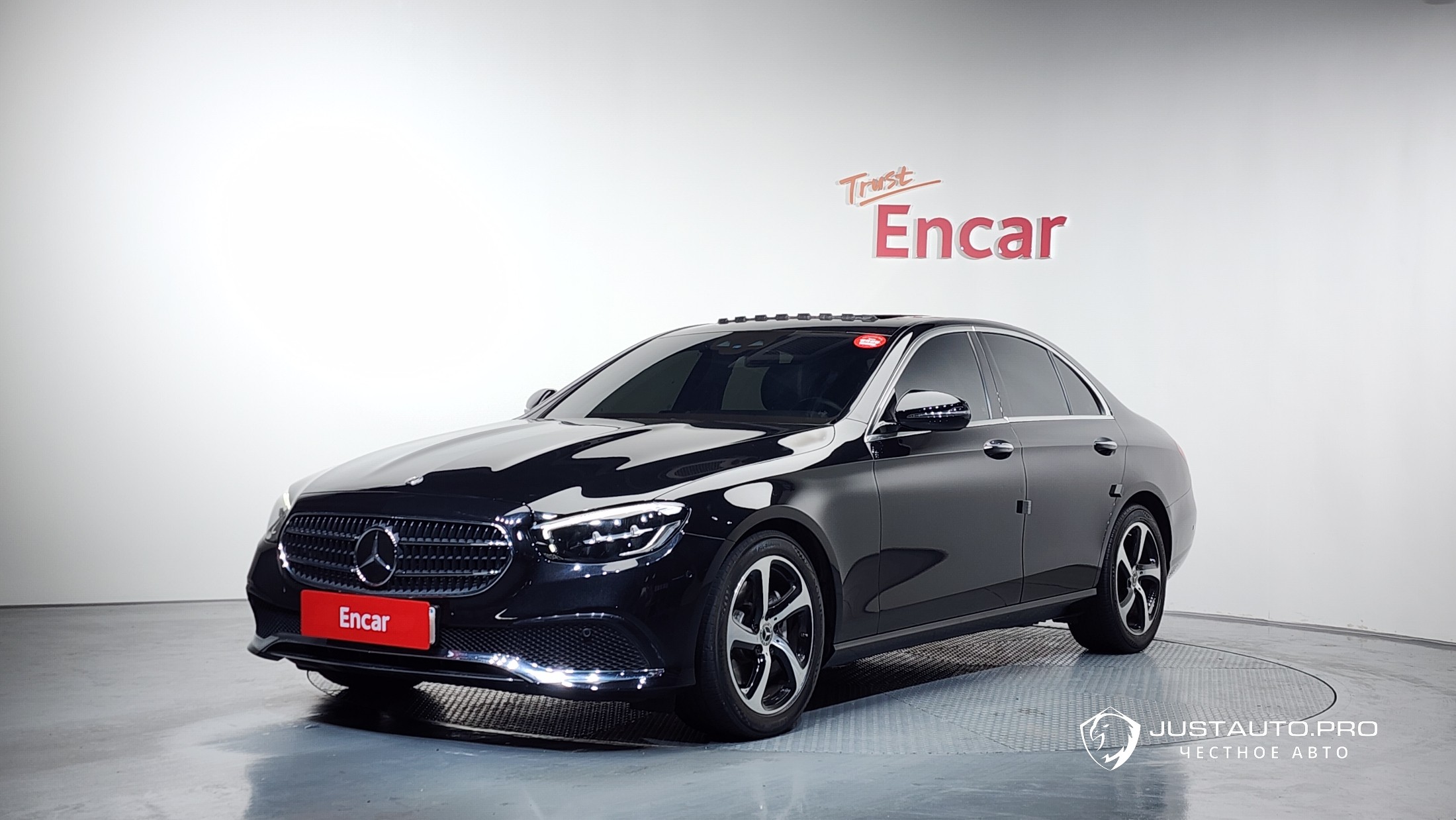 Автомобиль Mercedes-Benz E-Class