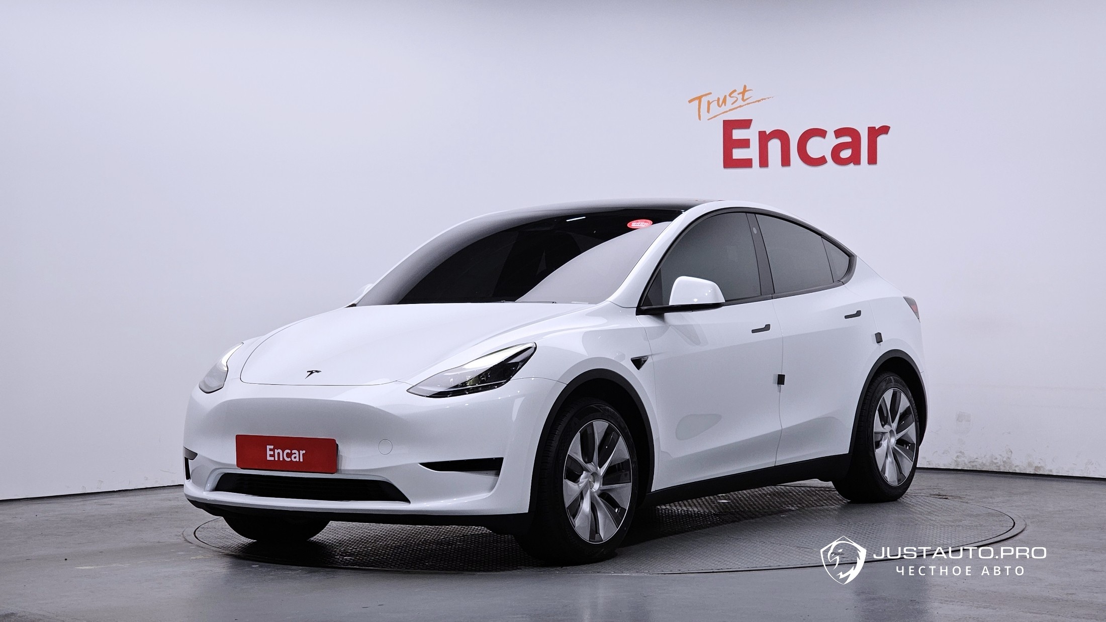 Автомобиль Tesla Model Y