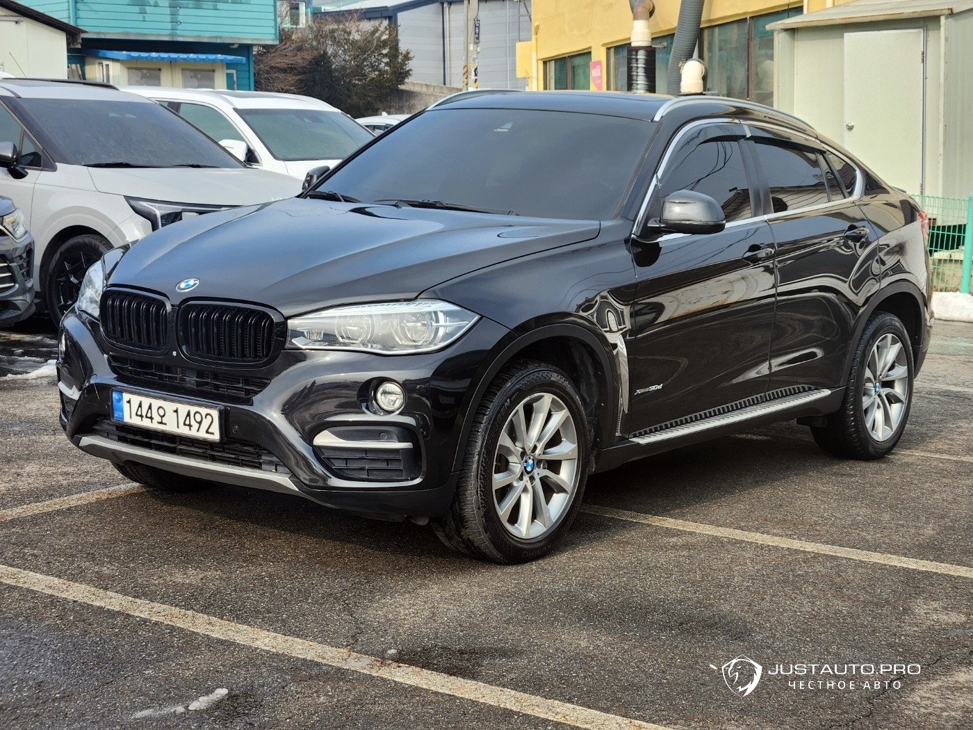 Автомобиль BMW X6