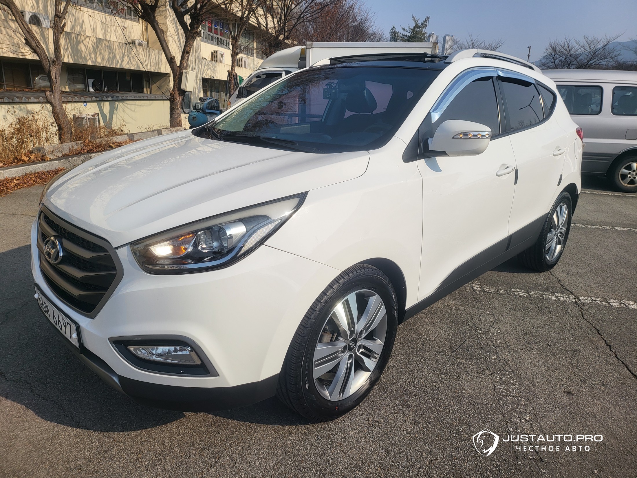 Автомобиль Hyundai Tucson