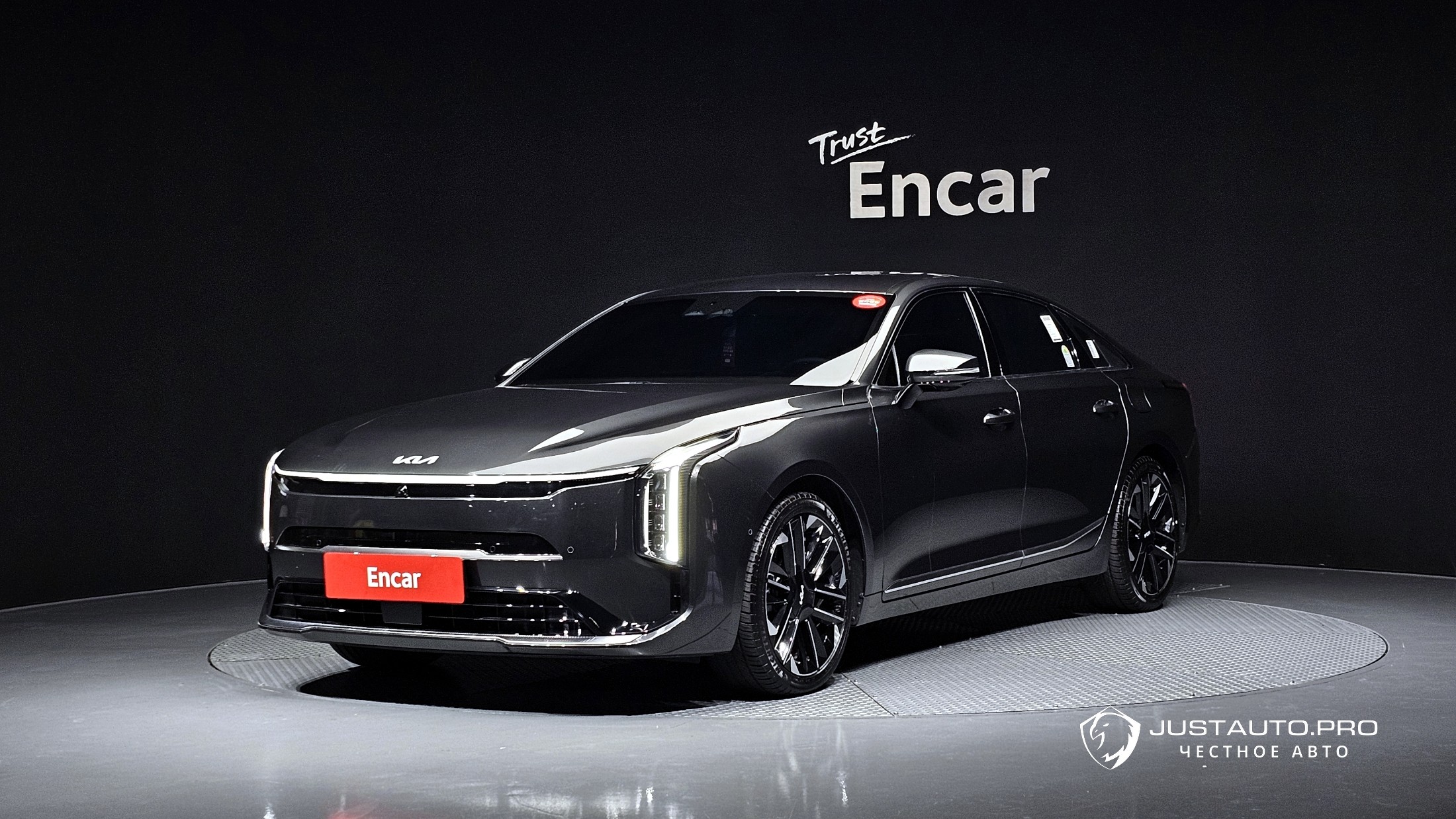 Автомобиль Kia K8