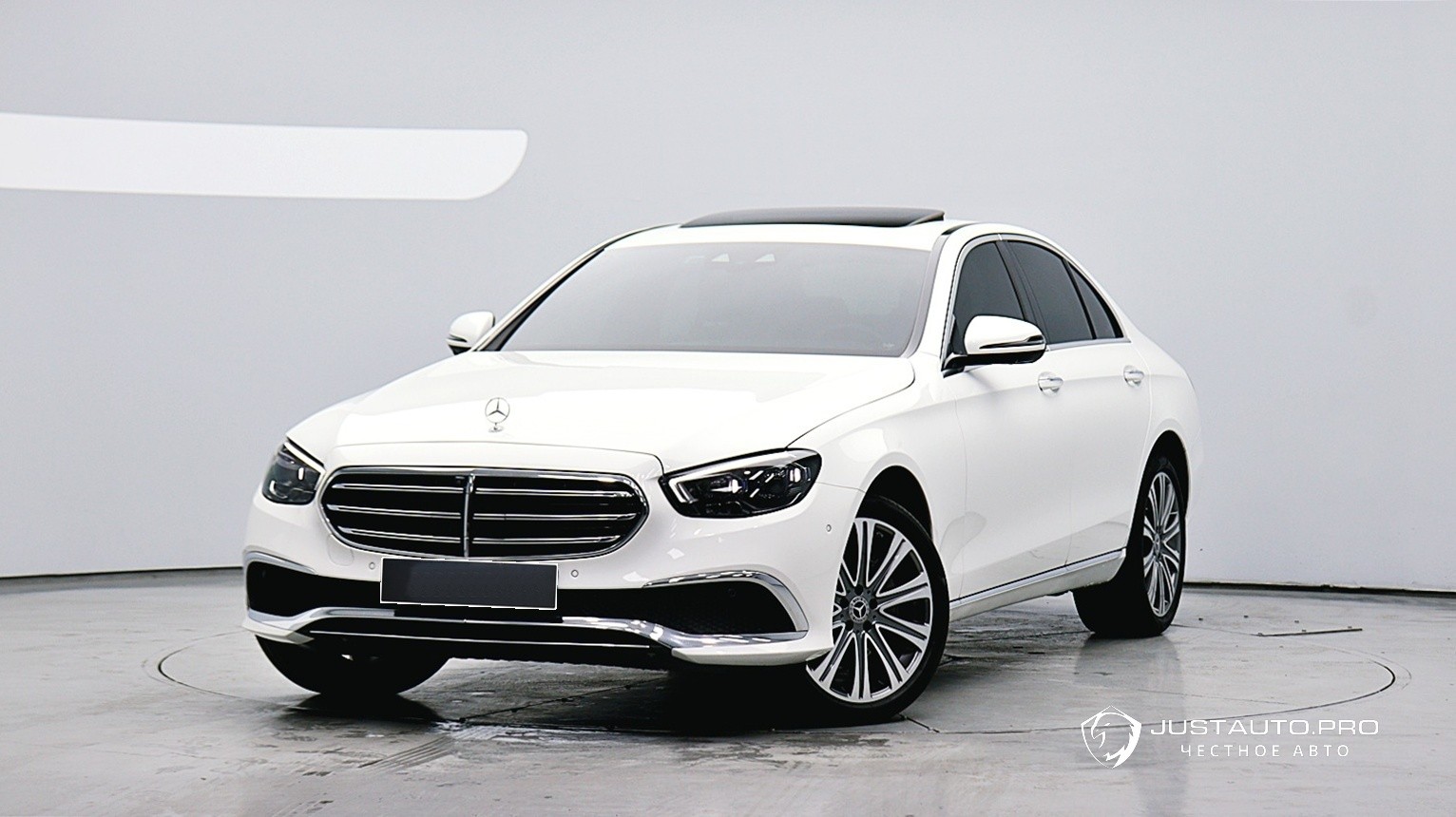 Автомобиль Mercedes-Benz E-Class