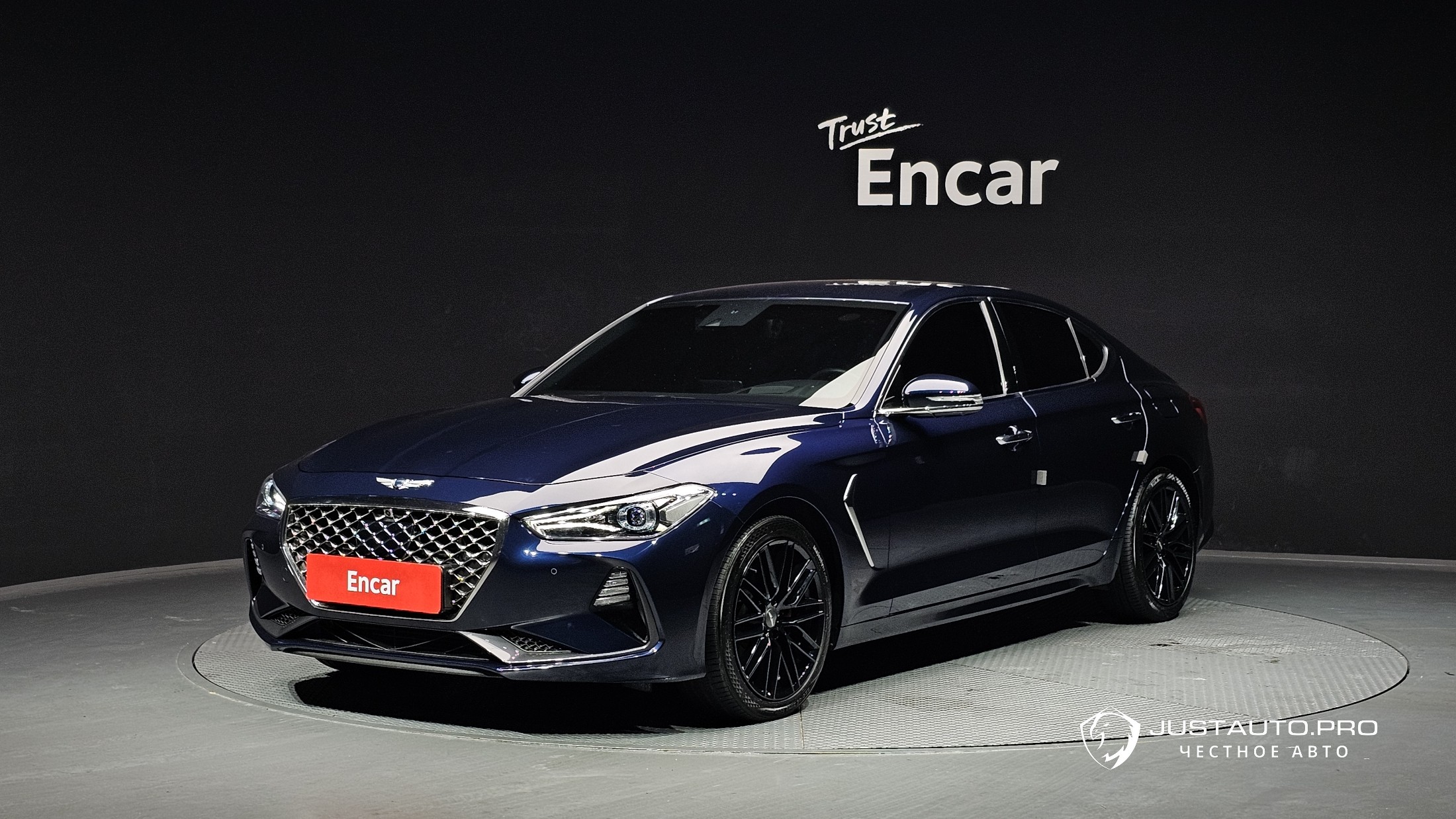 Автомобиль Genesis G70