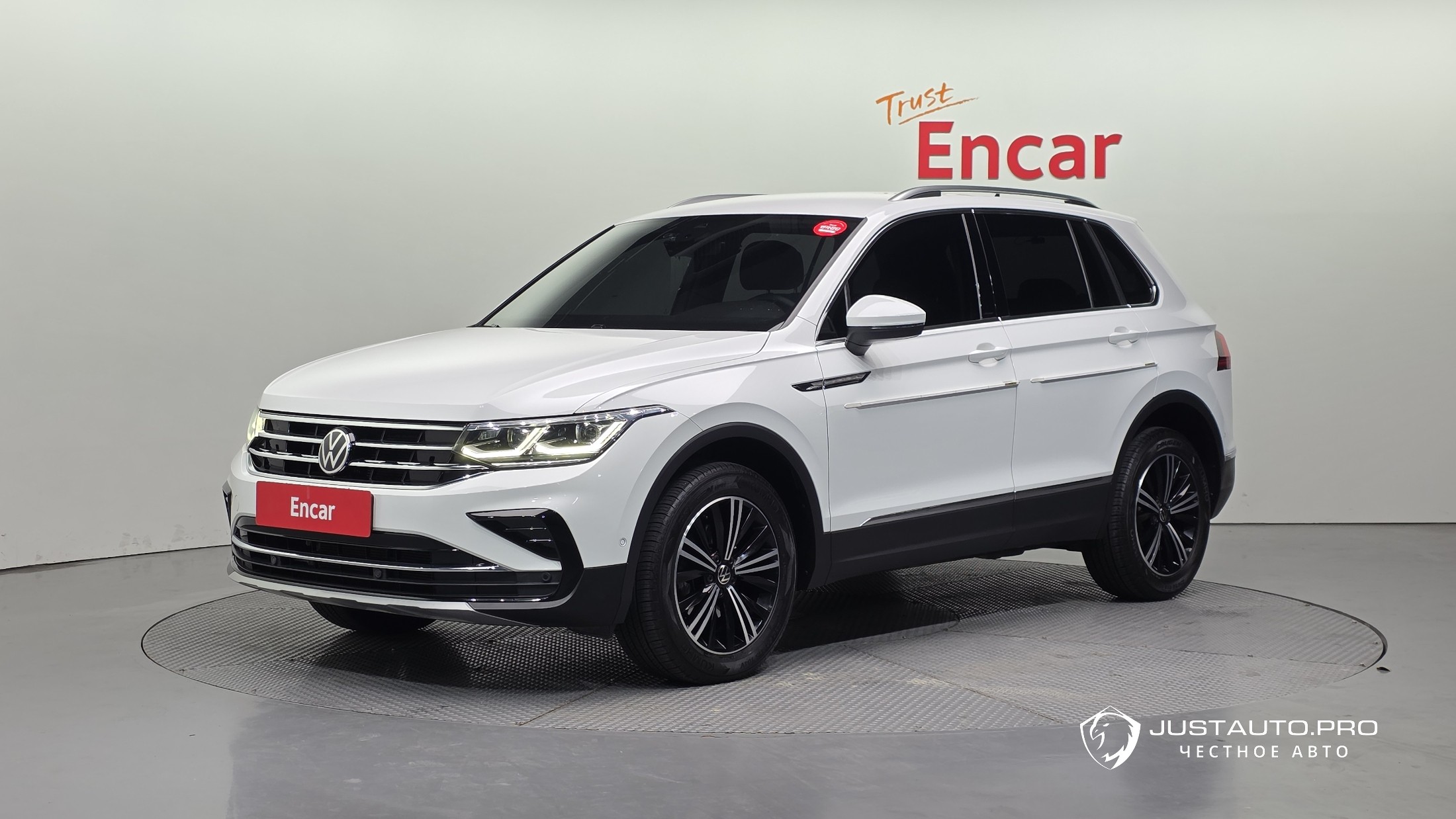 Автомобиль Volkswagen Tiguan