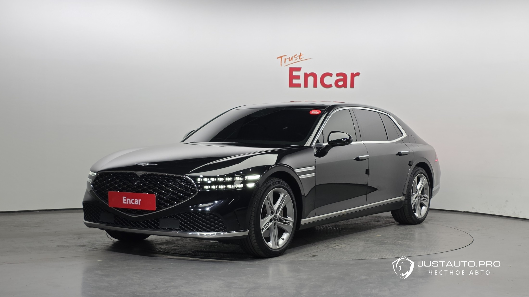 Автомобиль Genesis G90