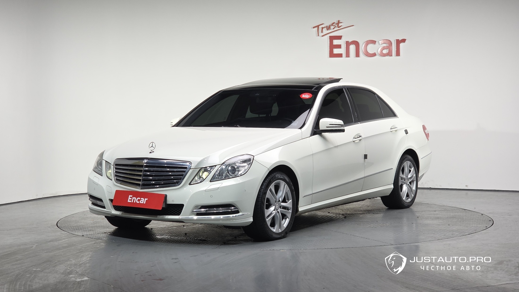Автомобиль Mercedes-Benz E-Class