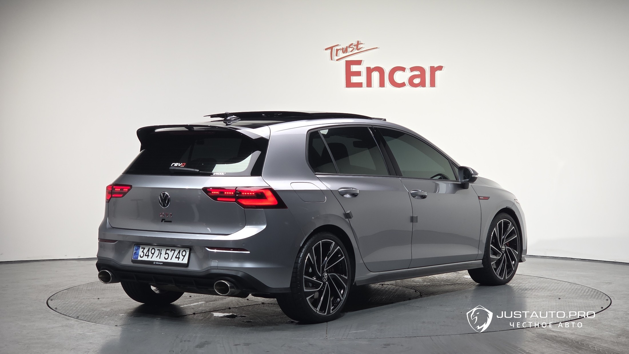 Автомобиль Volkswagen Golf