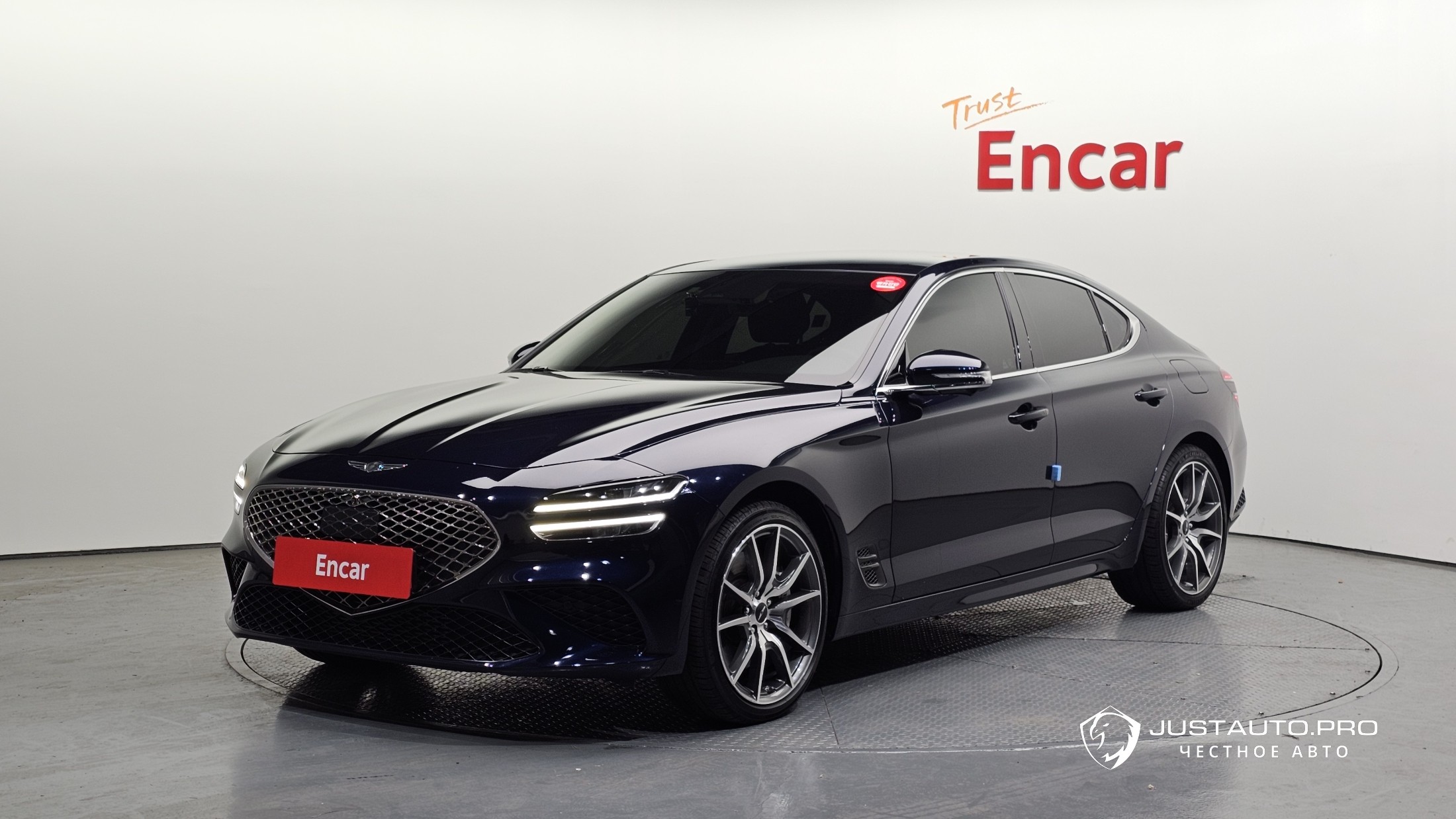 Автомобиль Genesis G70