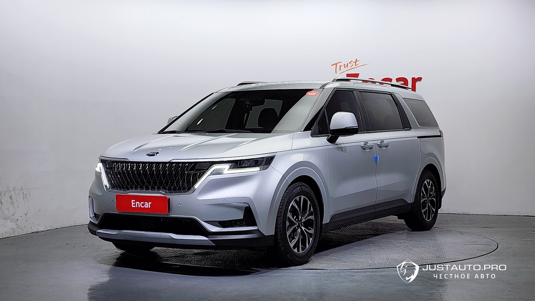 Автомобиль Kia Canival