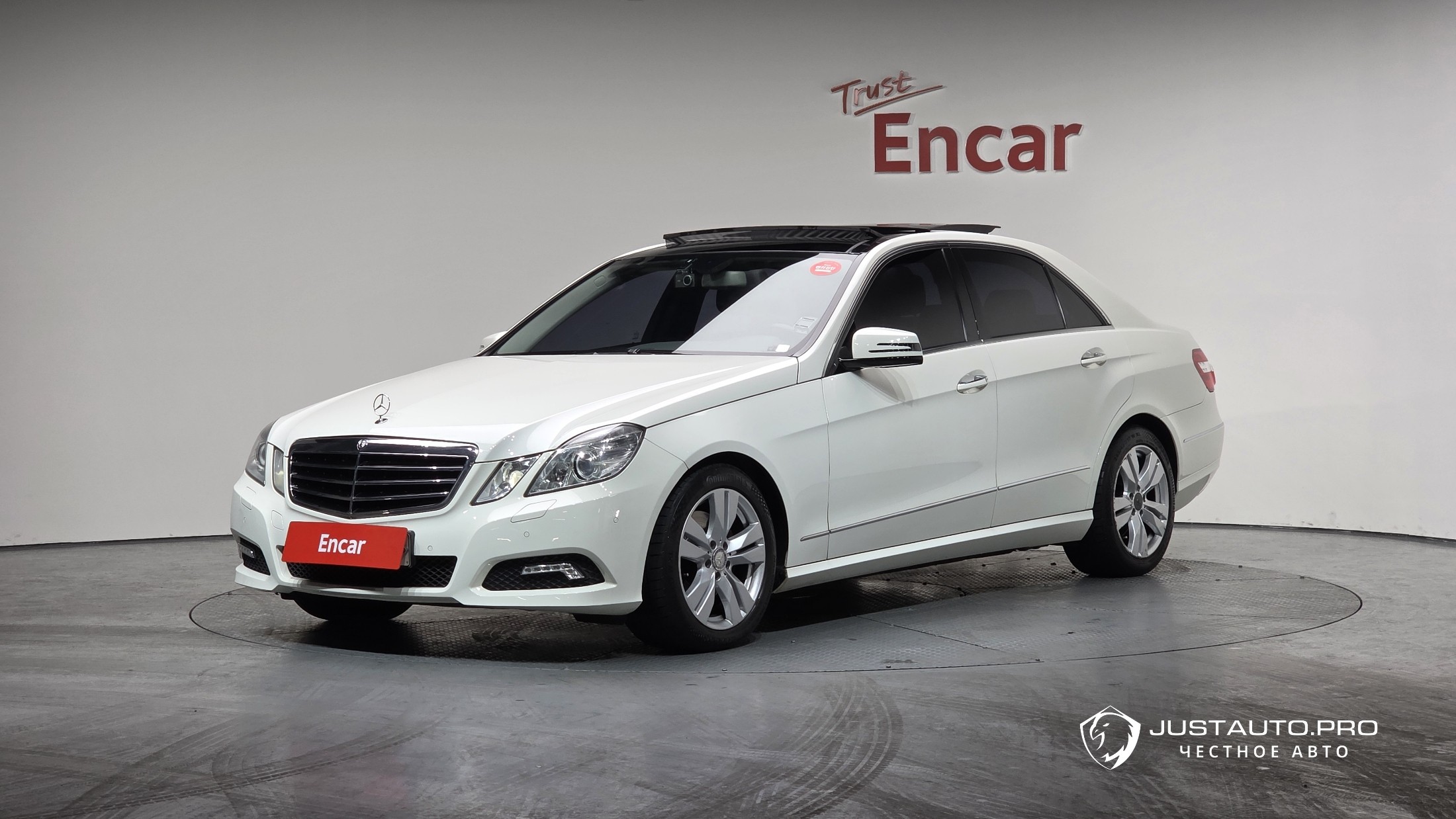 Автомобиль Mercedes-Benz E-Class