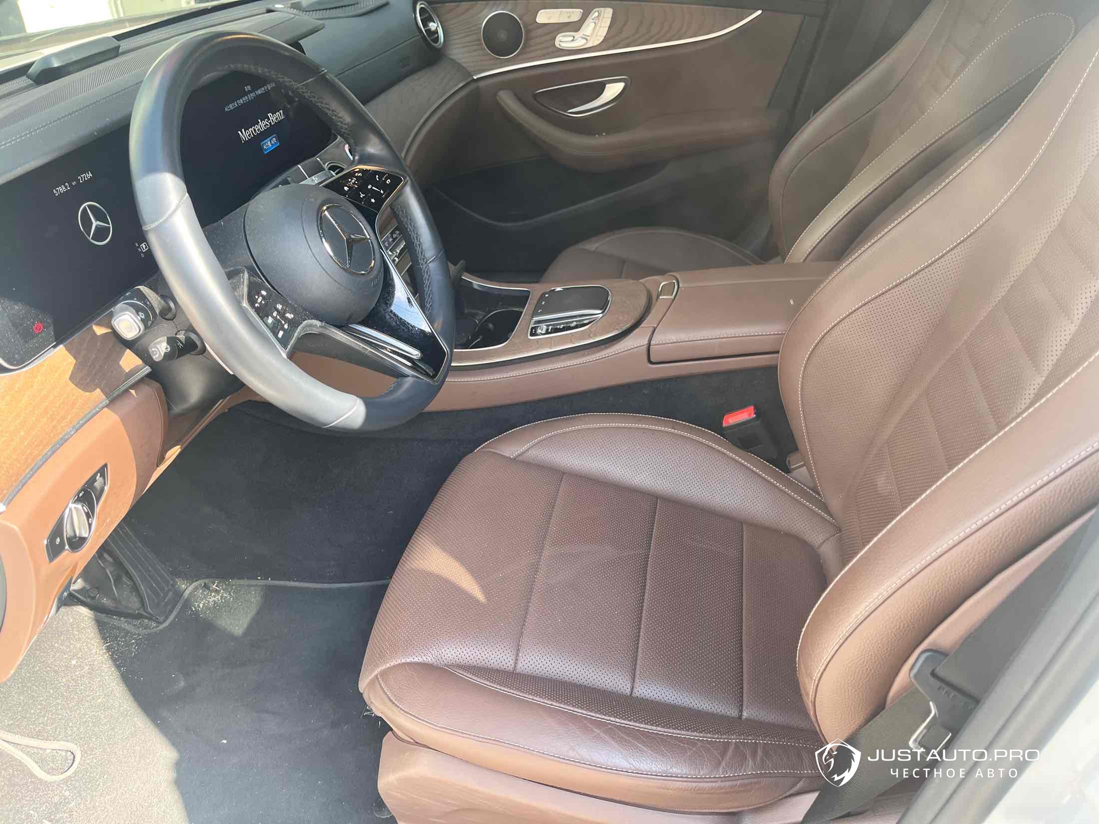 Автомобиль Mercedes-Benz E-Class