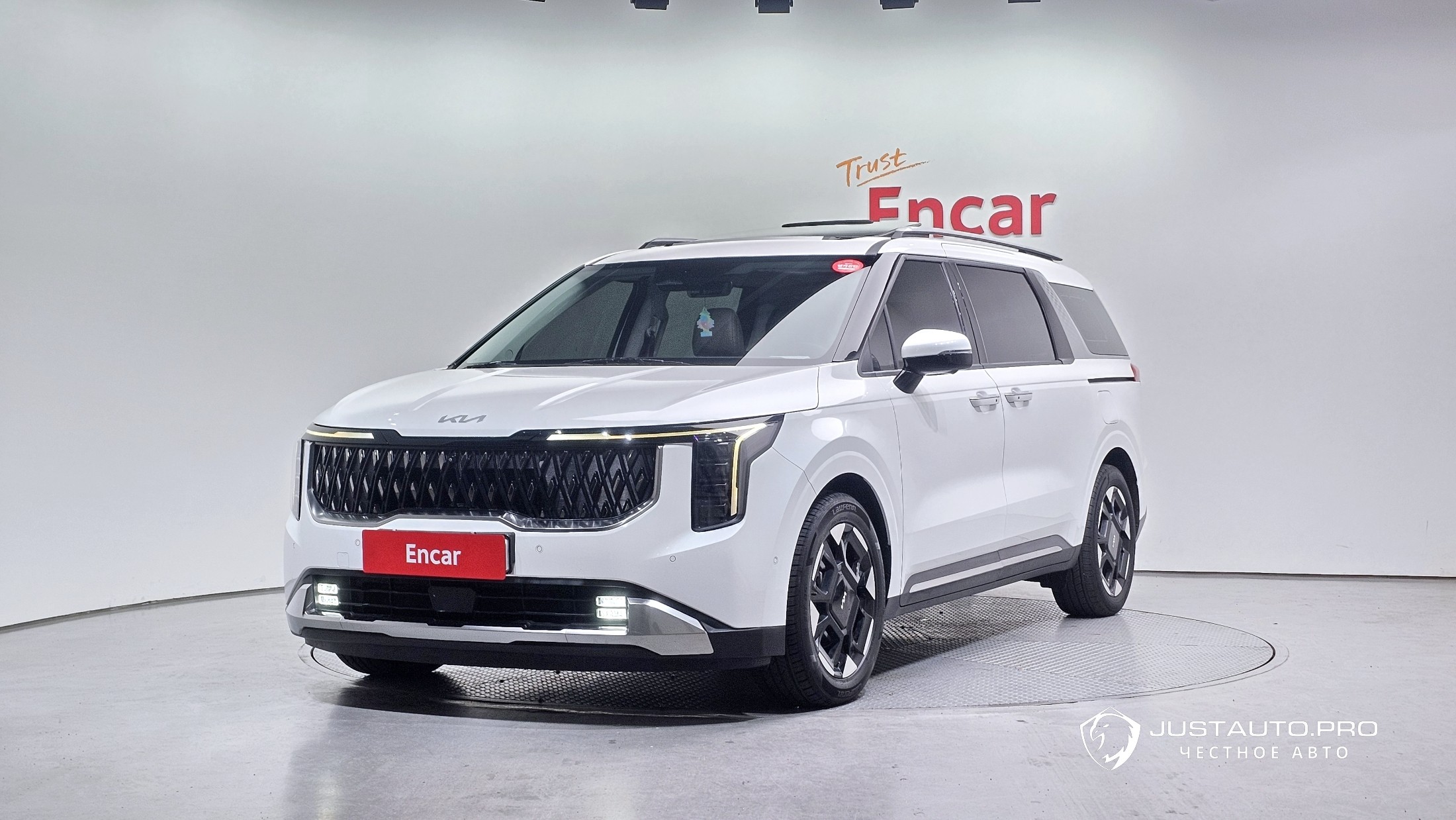 Автомобиль Kia Canival