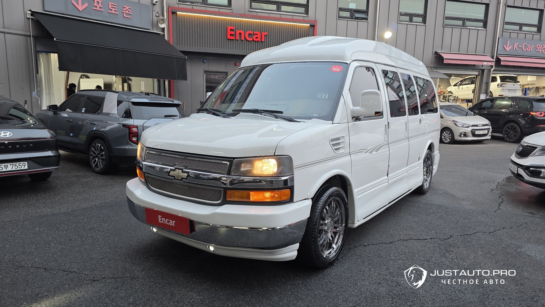 Автомобиль Chevrolet Express Van