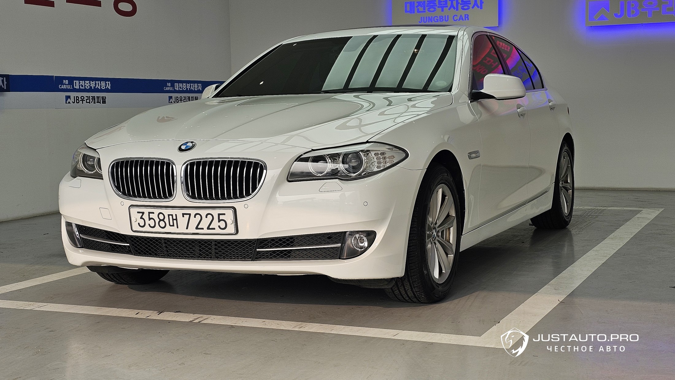 Автомобиль BMW 5-Series