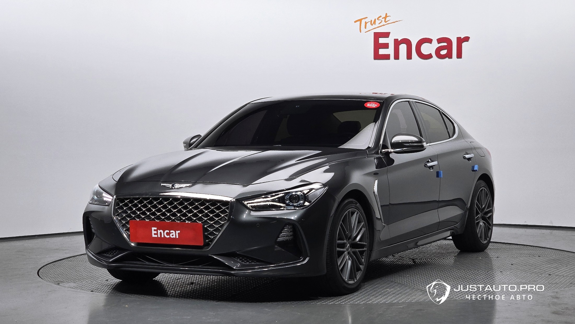 Автомобиль Genesis G70