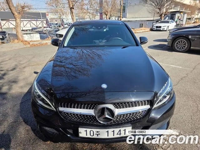 Автомобиль Mercedes-Benz C-Class