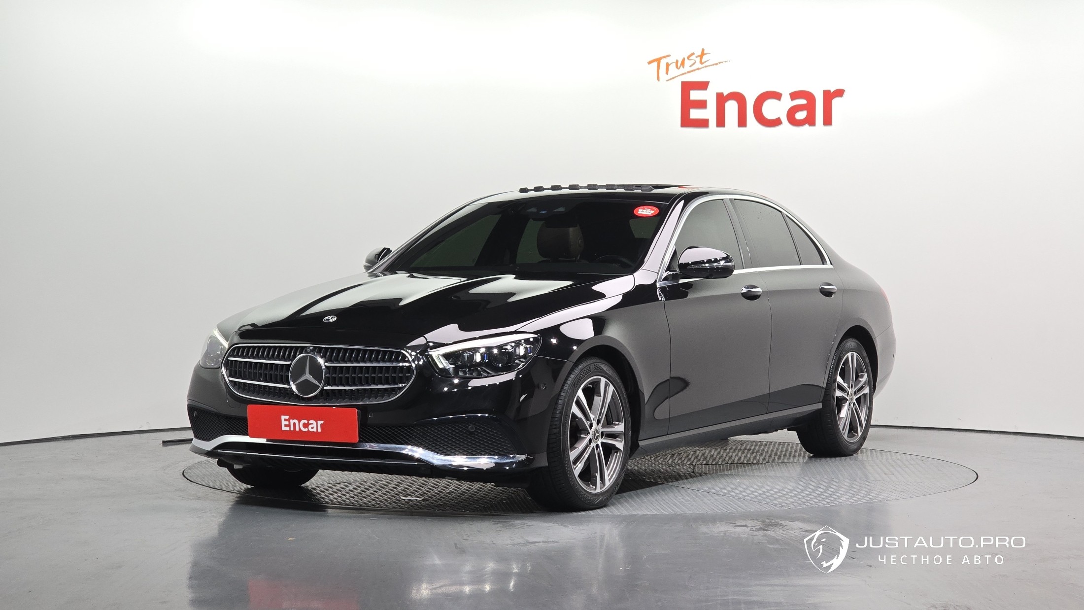 Автомобиль Mercedes-Benz E-Class