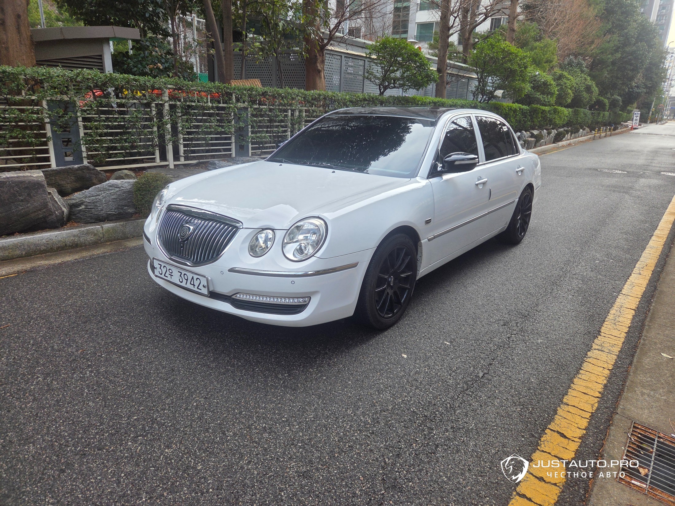 Автомобиль Kia OPIRUS