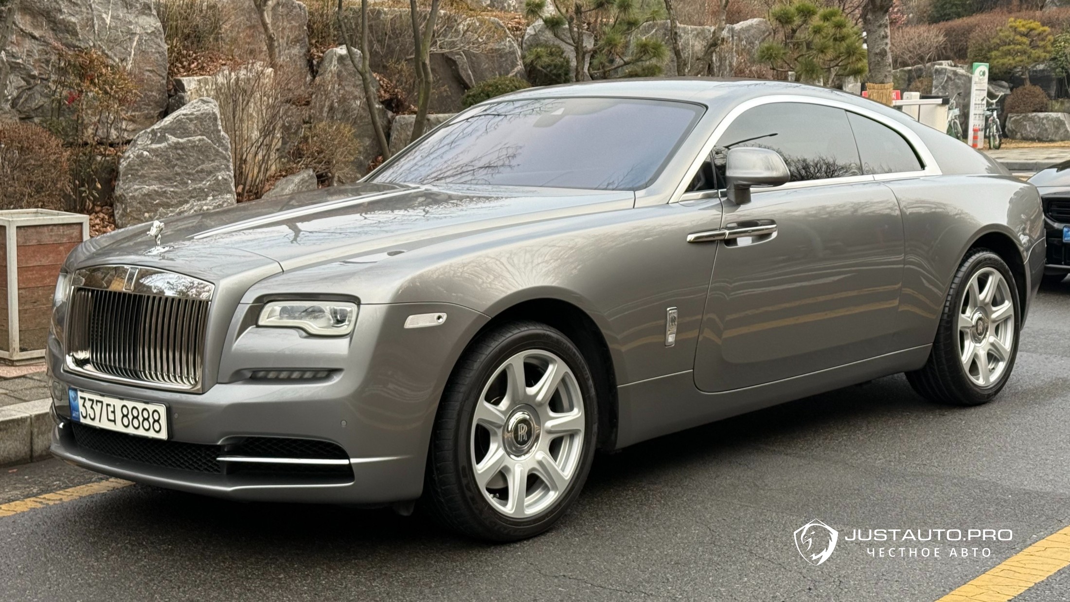 Автомобиль Rolls-Royce Wraith