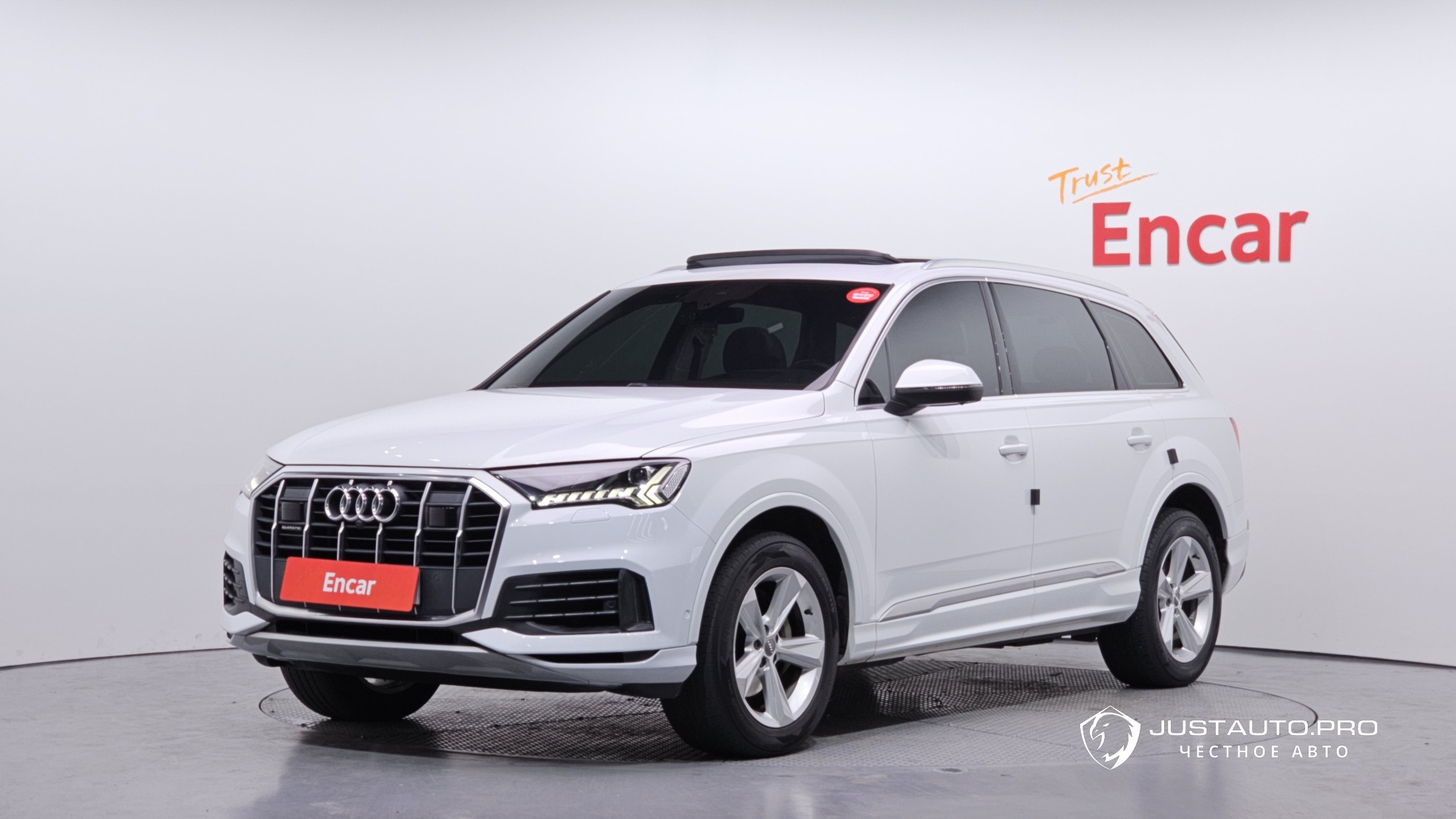 Автомобиль Audi Q7