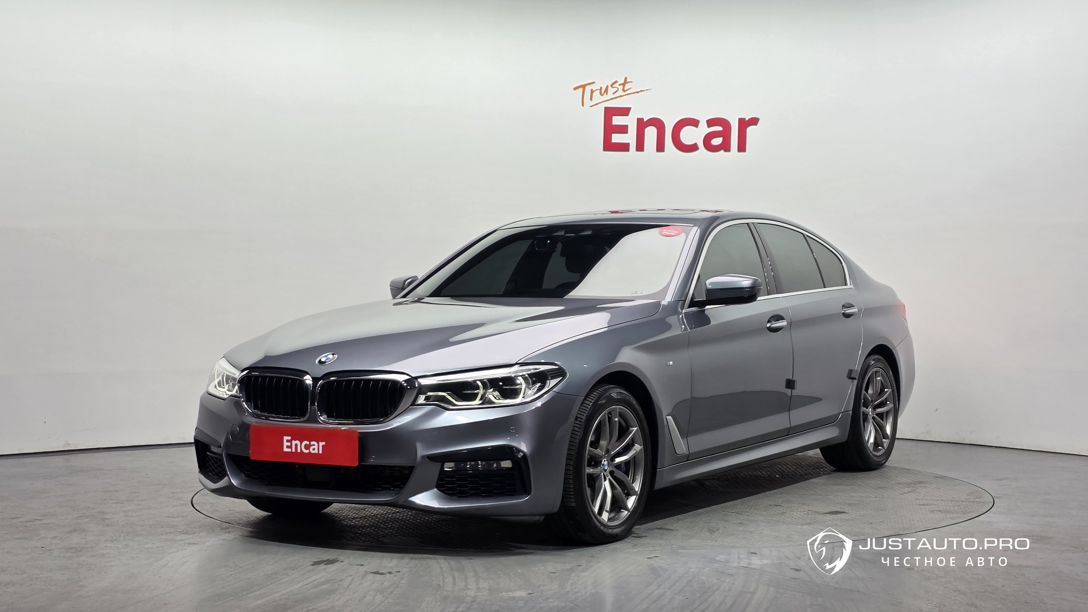 Автомобиль BMW 5-Series