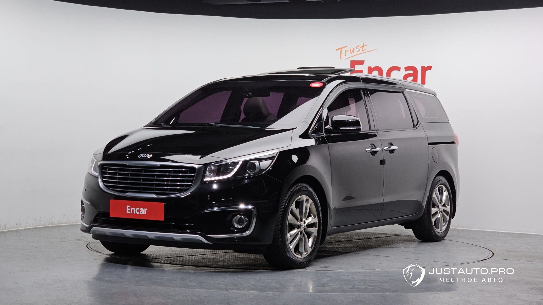 Автомобиль Kia Canival