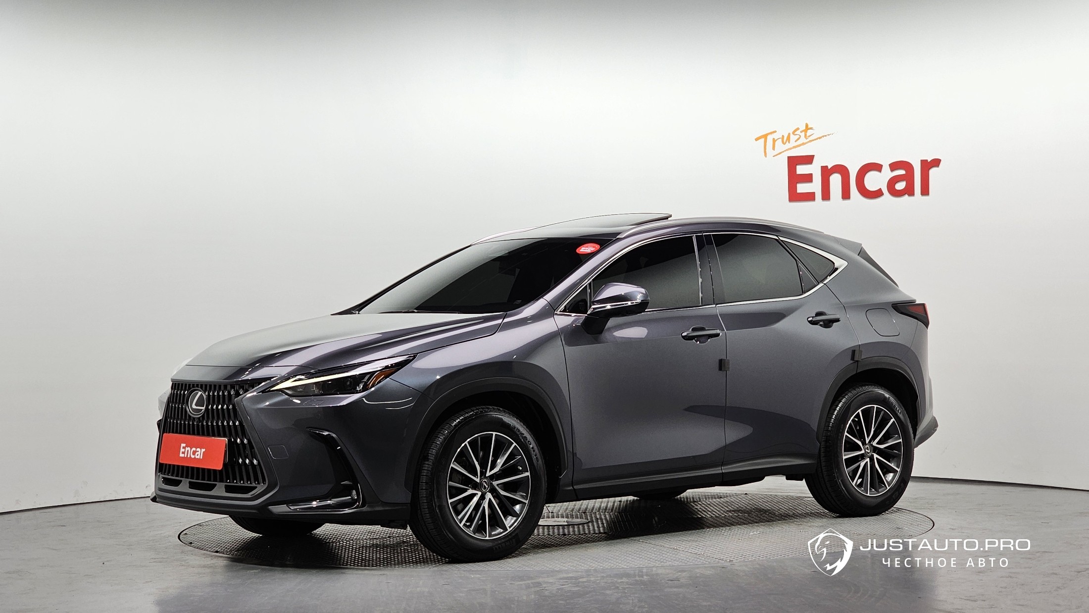 Автомобиль Lexus NX